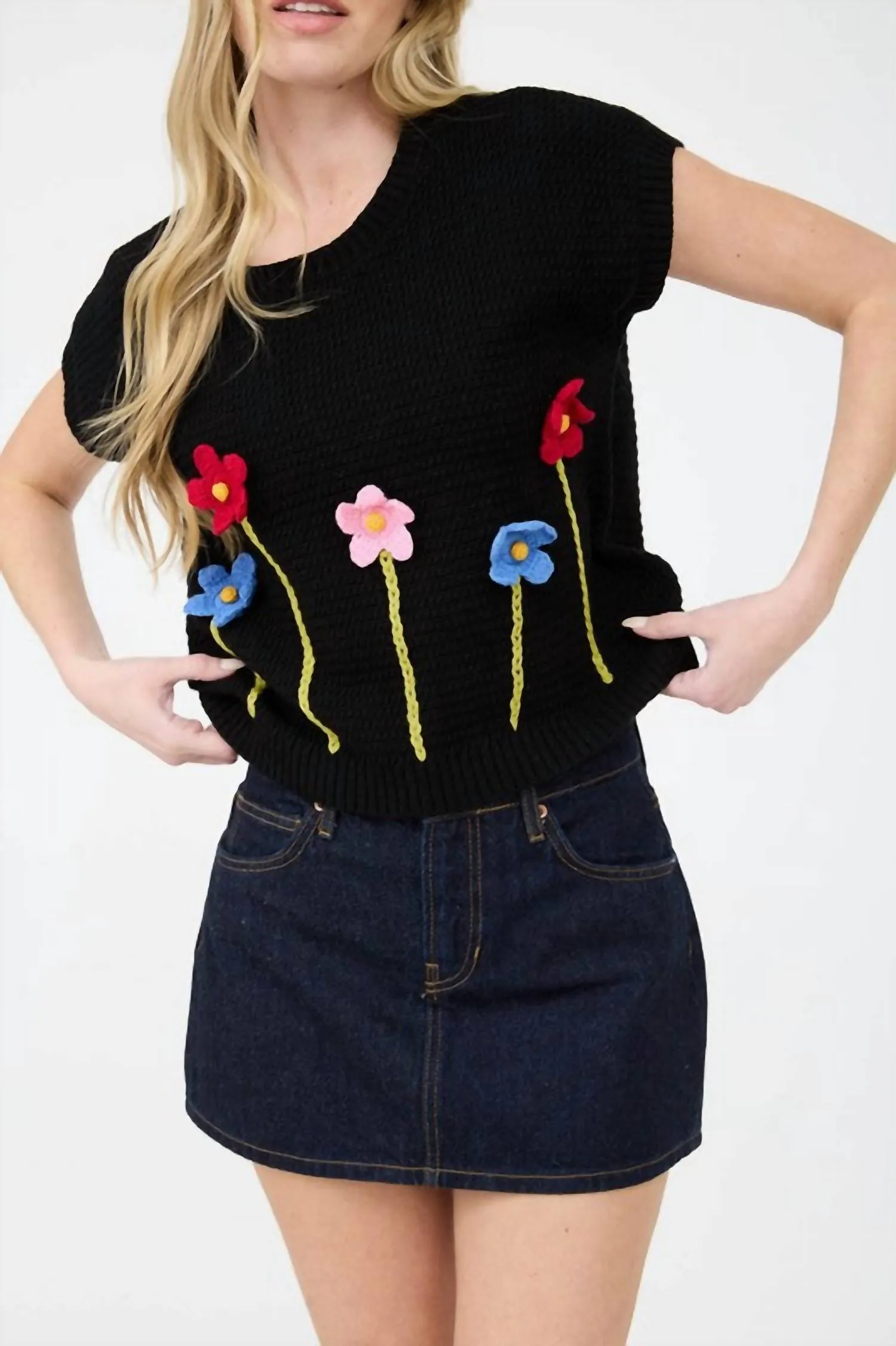 Pull à manches courtes en crochet floral 3D noir