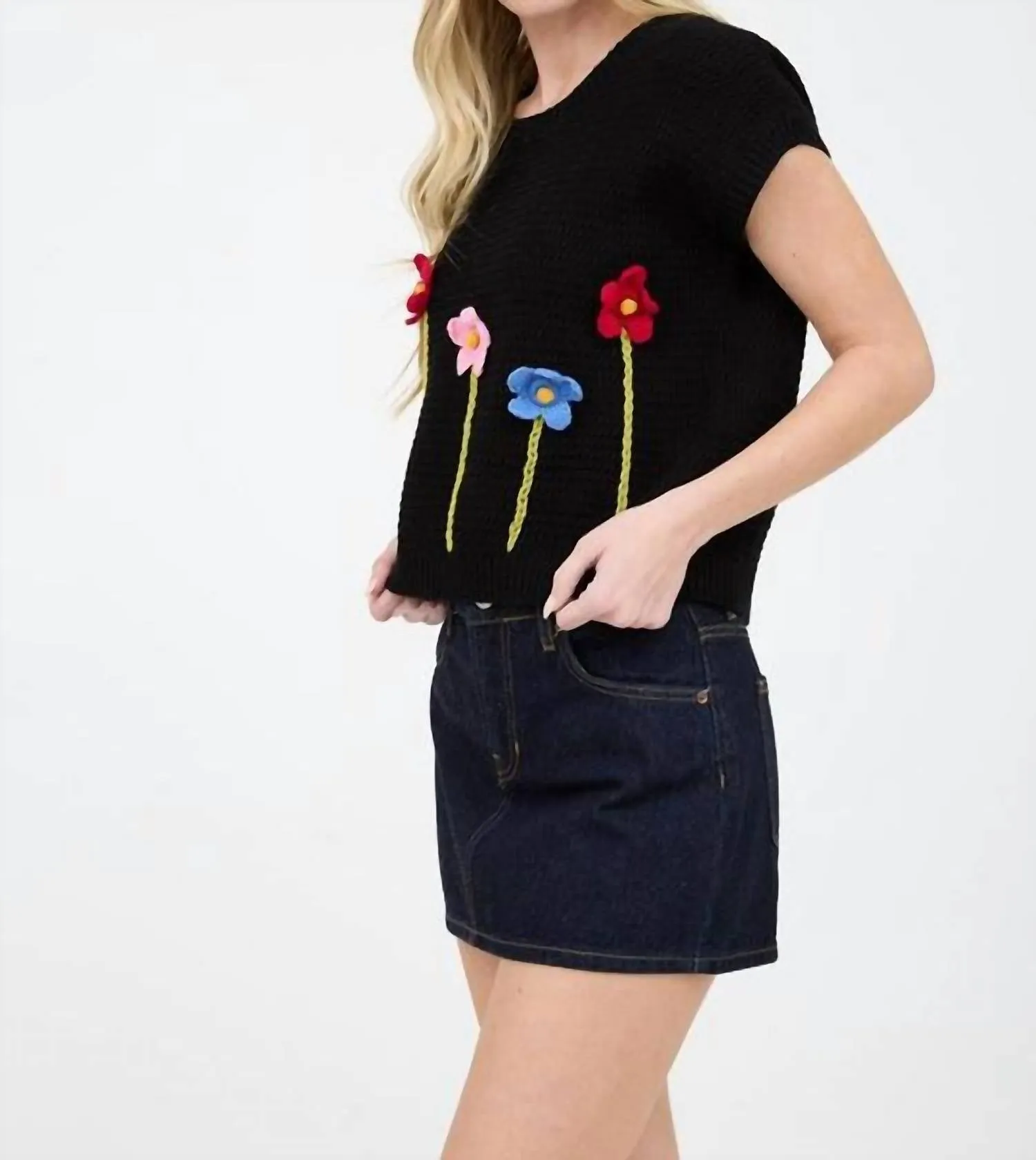 Pull à manches courtes en crochet floral 3D noir