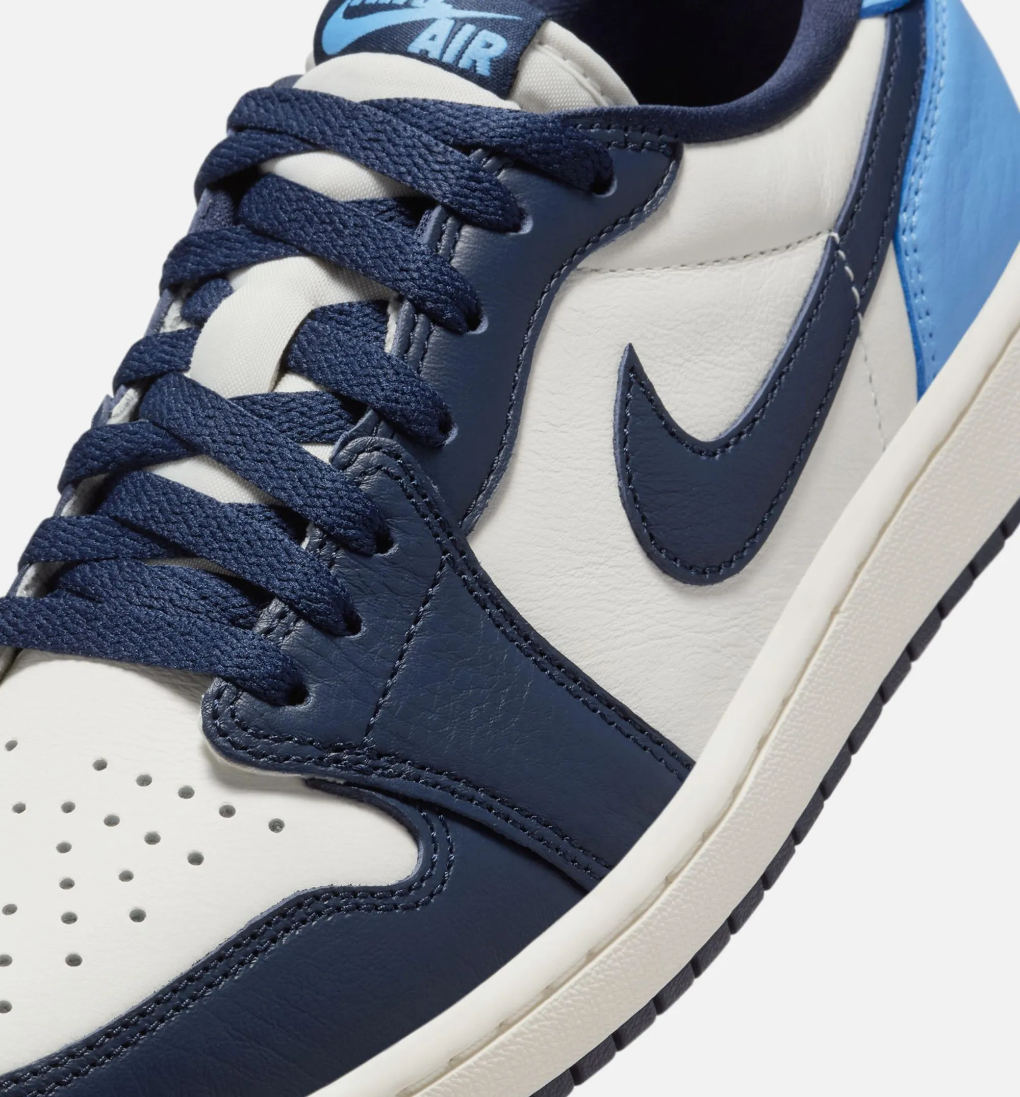 Durability Design Air Jordan 1 Retro Low Og Obsidian Mens Lifestyle Shoe - Obsidian/University Blue/Sail