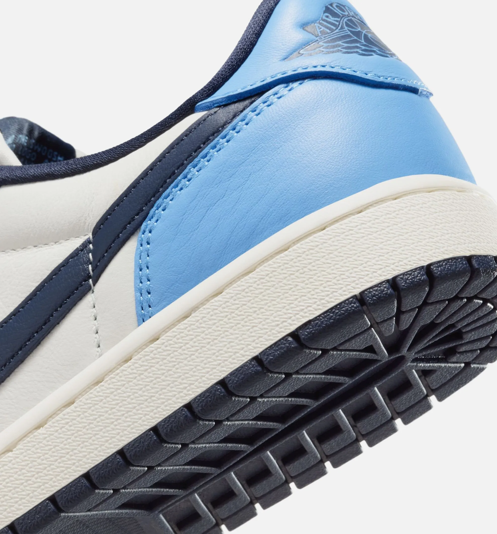 Comfort Motionless Air Jordan 1 Retro Low Og Obsidian Mens Lifestyle Shoe - Obsidian/University Blue/Sail