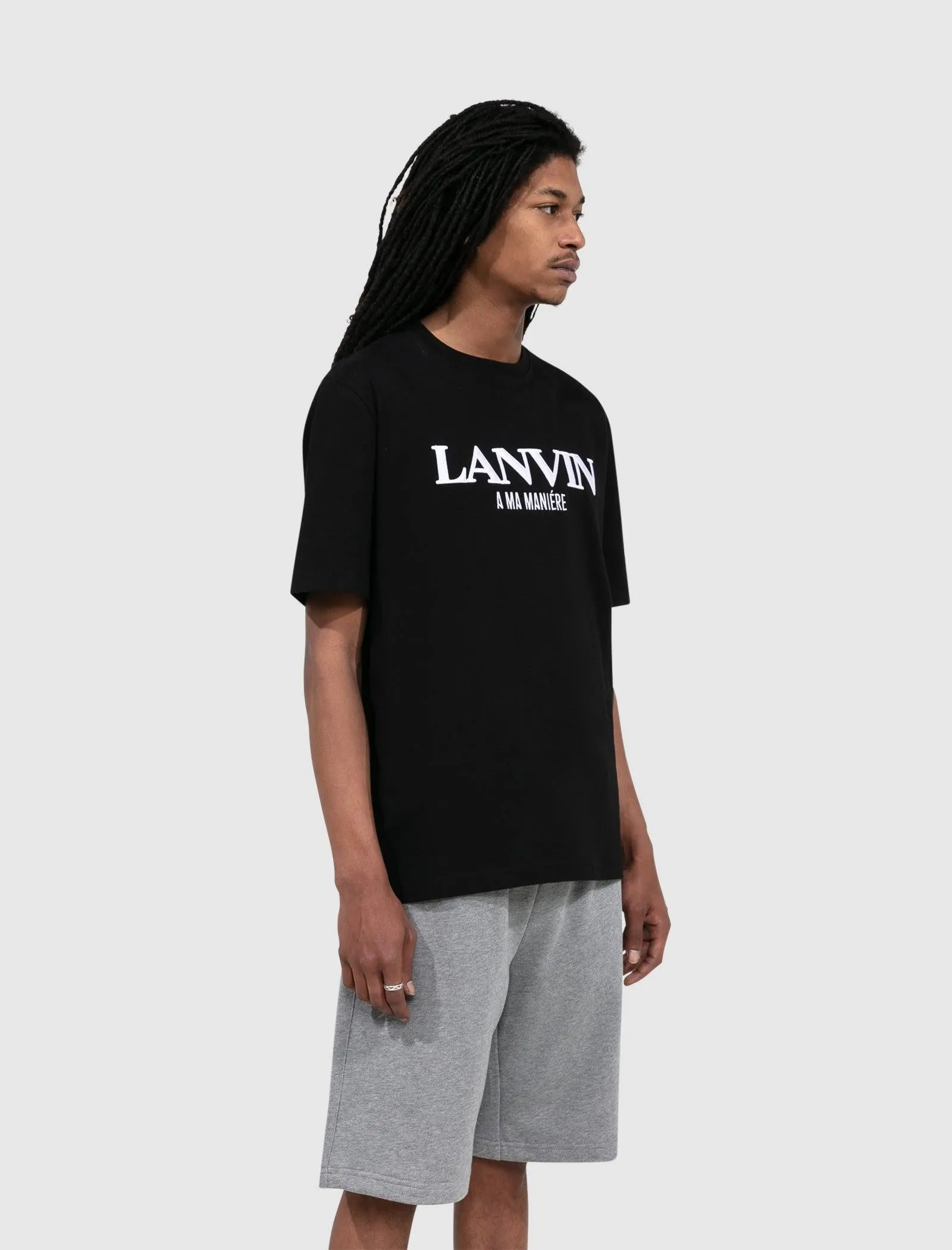 A Ma Manire Embroidered Tee Indoor Look Anti-One World Government