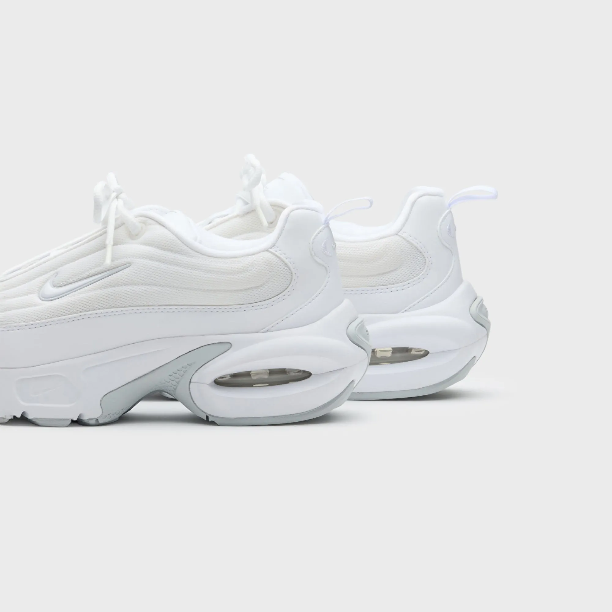 Nike Wmns Air Max Portal - White / Pure Platinum Indoor-Ready Innovation