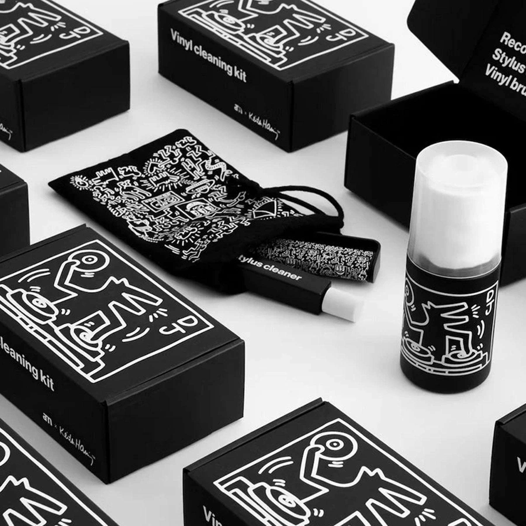 AM Clean Sound: Keith Haring Vinyl Cleaning Kit (Brush, Vinyl Cloth   Cleaner, Stylus Cleaner)