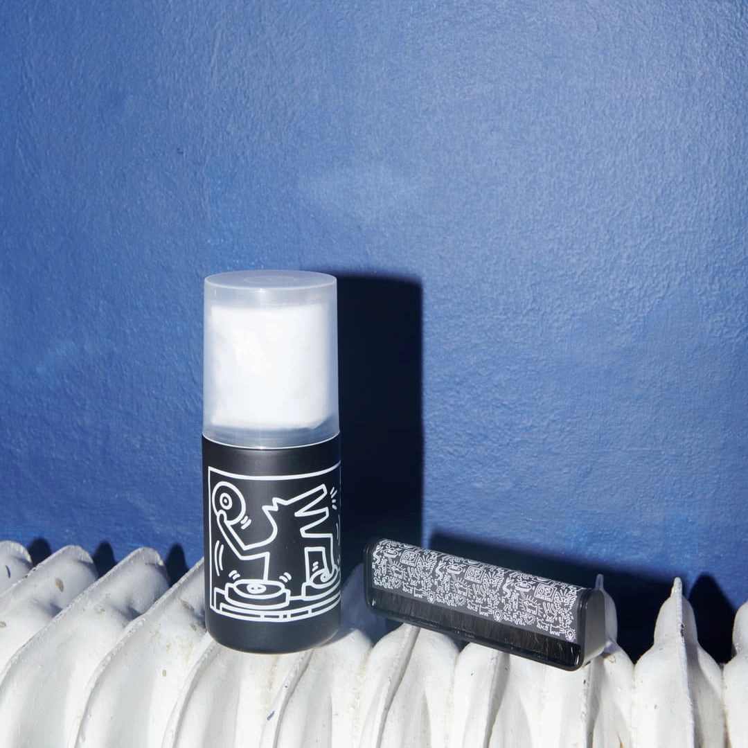 AM Clean Sound: Keith Haring Vinyl Cleaning Kit (Brush, Vinyl Cloth   Cleaner, Stylus Cleaner)