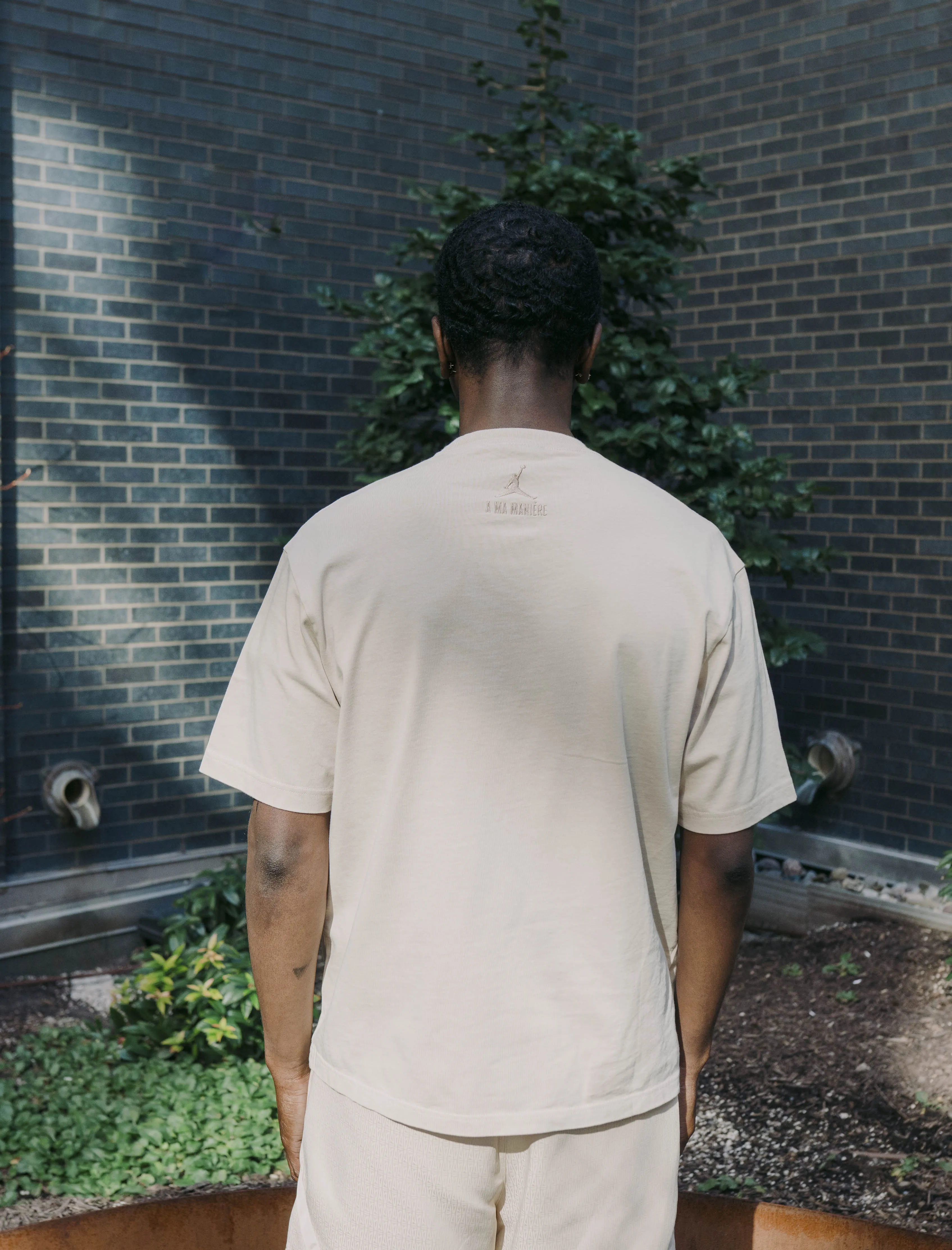 Casual-Fit Button - Front Amm 365 Short Sleeve Tee