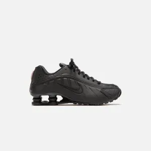 Studded Heels Running - Specific Nike Wmns Shox R4 - Black / Black / Max Orange