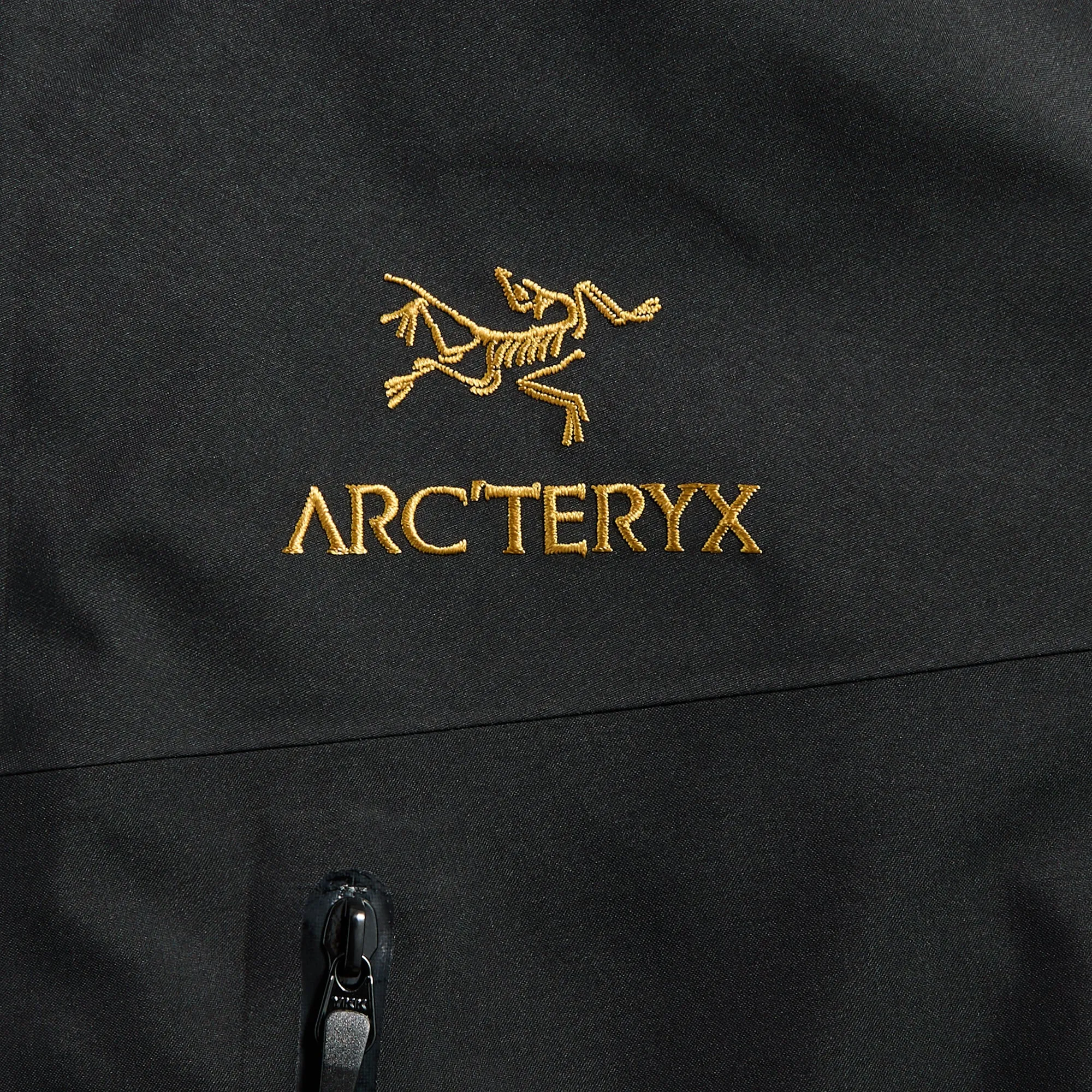Arc'Teryx Alpha Sv Jacket - 24K Black Set - In - Sleeve Feature