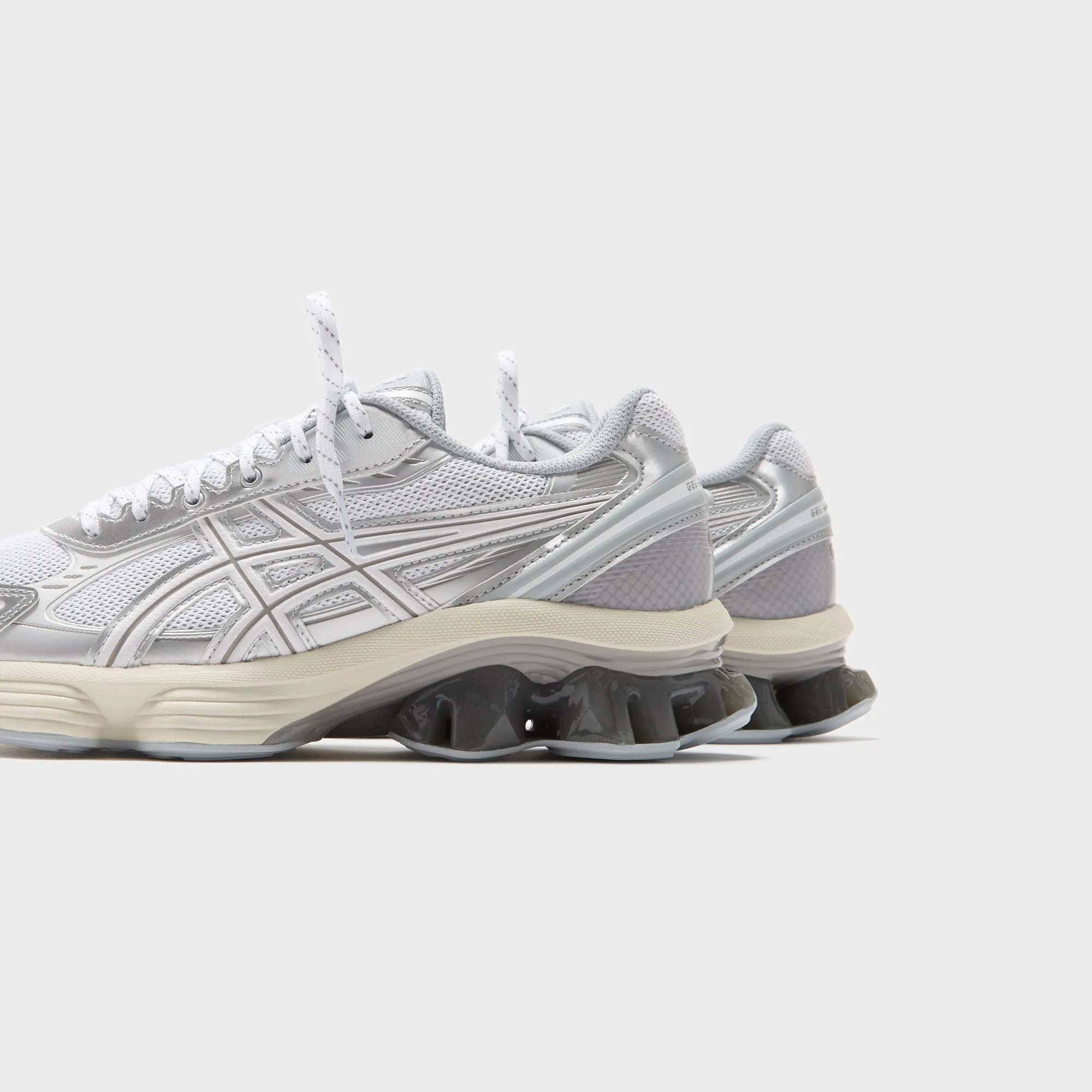 Asics Gel-Kinetic Fluent - White / White Comfort Sustainable Case Comfortable Knob