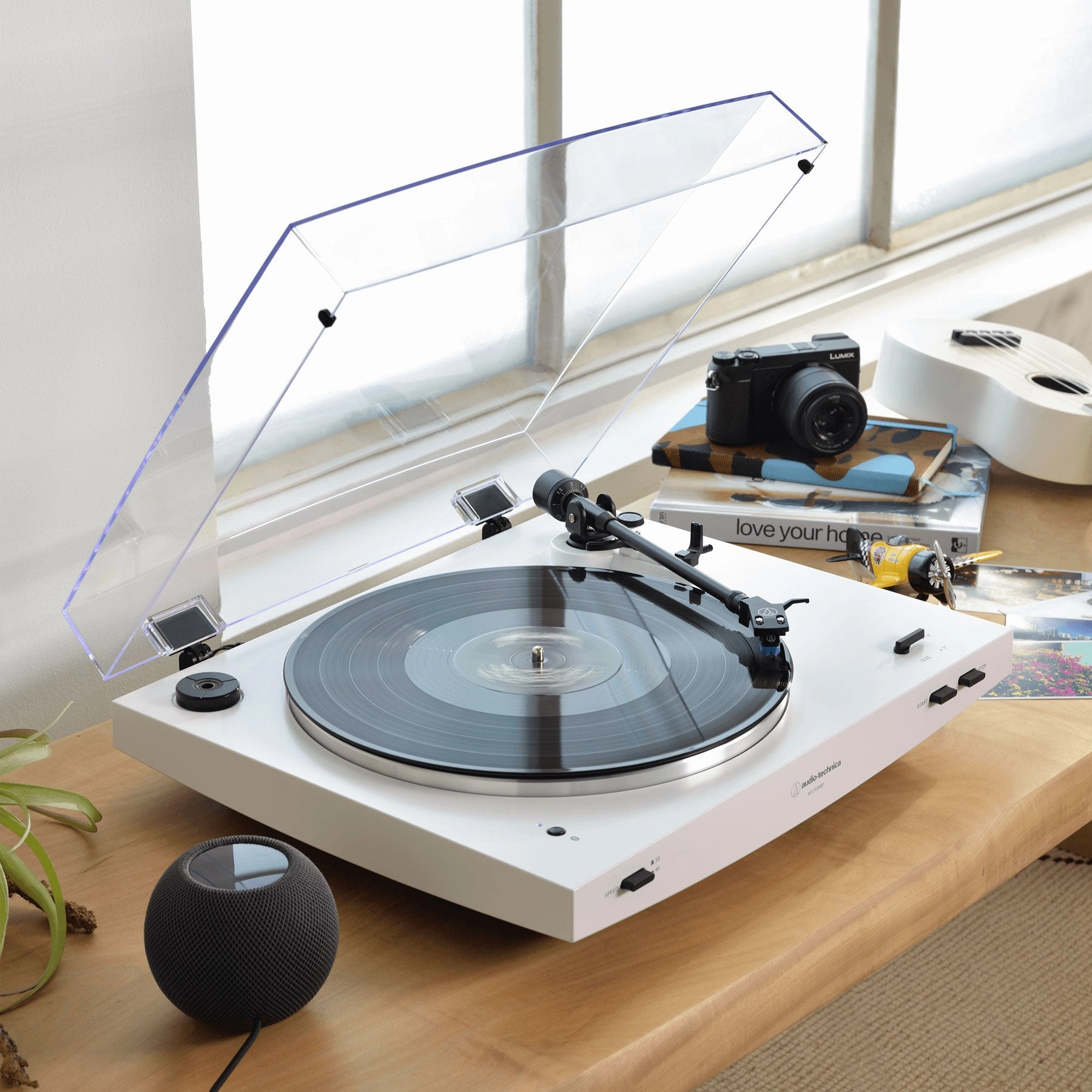 Audio-Technica: AT-LP3XBT-WH Automatic Bluetooth Turntable - White