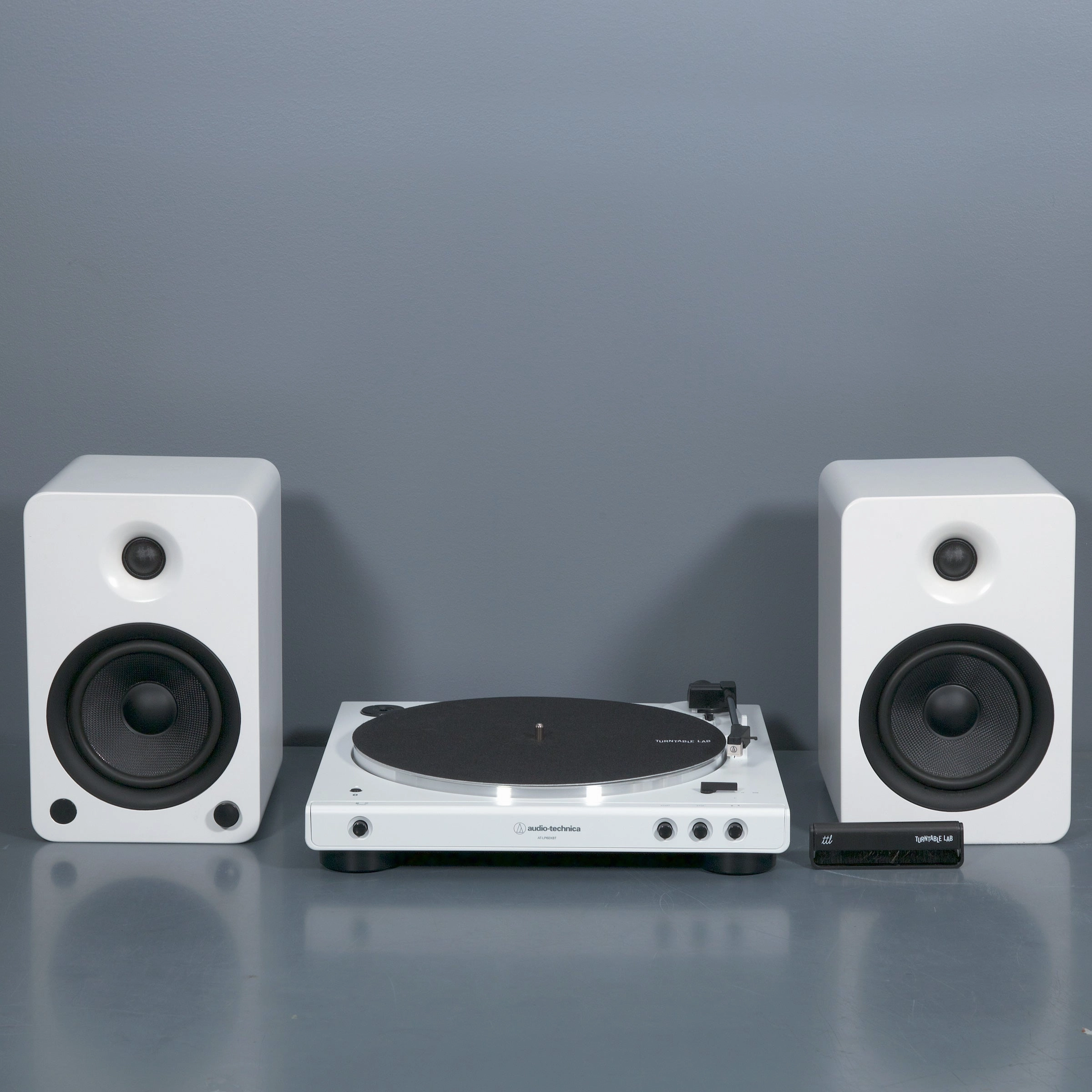 Audio-Technica: AT-LP60XBT-WW Turntable Package - White Pack