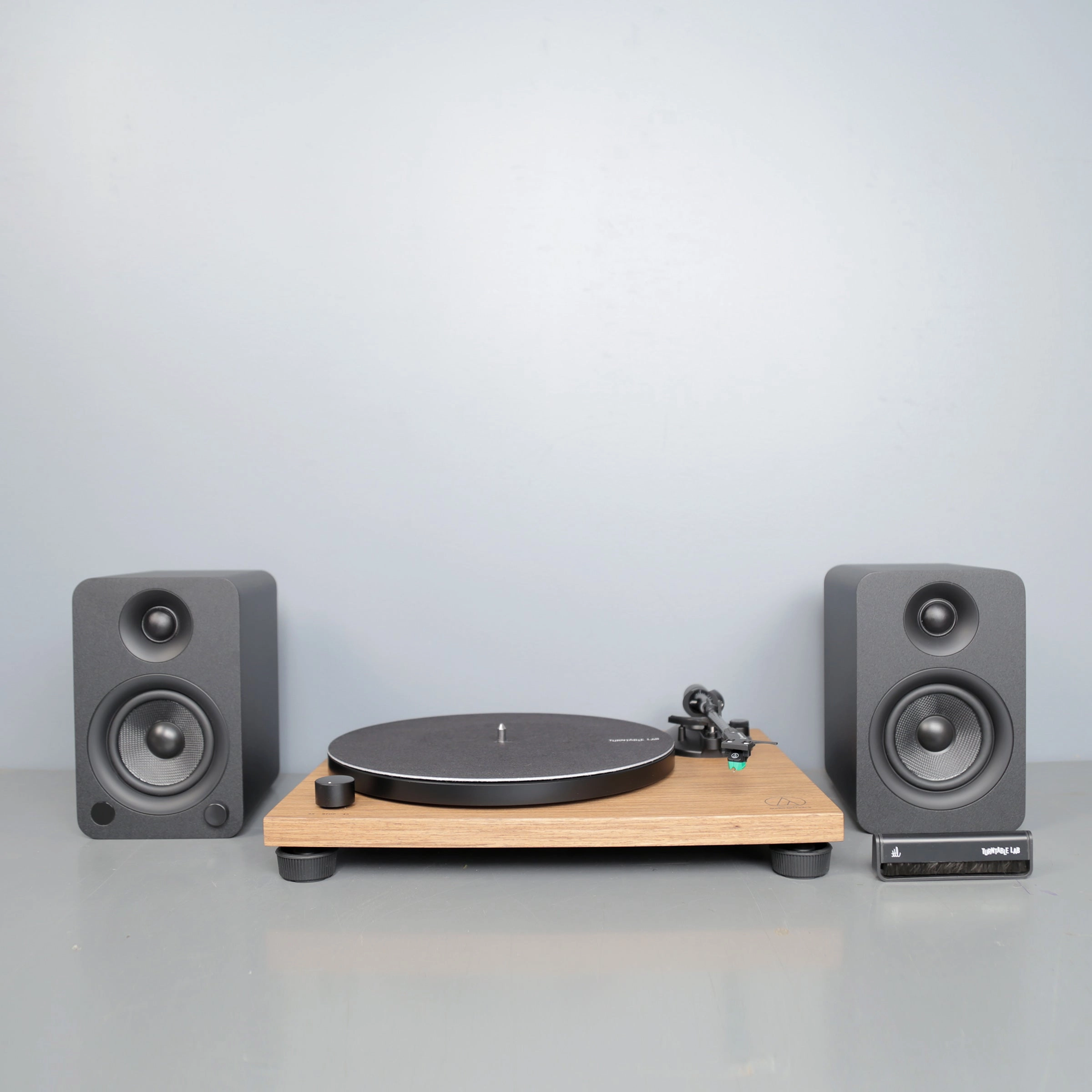 Audio-Technica: AT-LPW40WN / Kanto YU / Turntable Package
