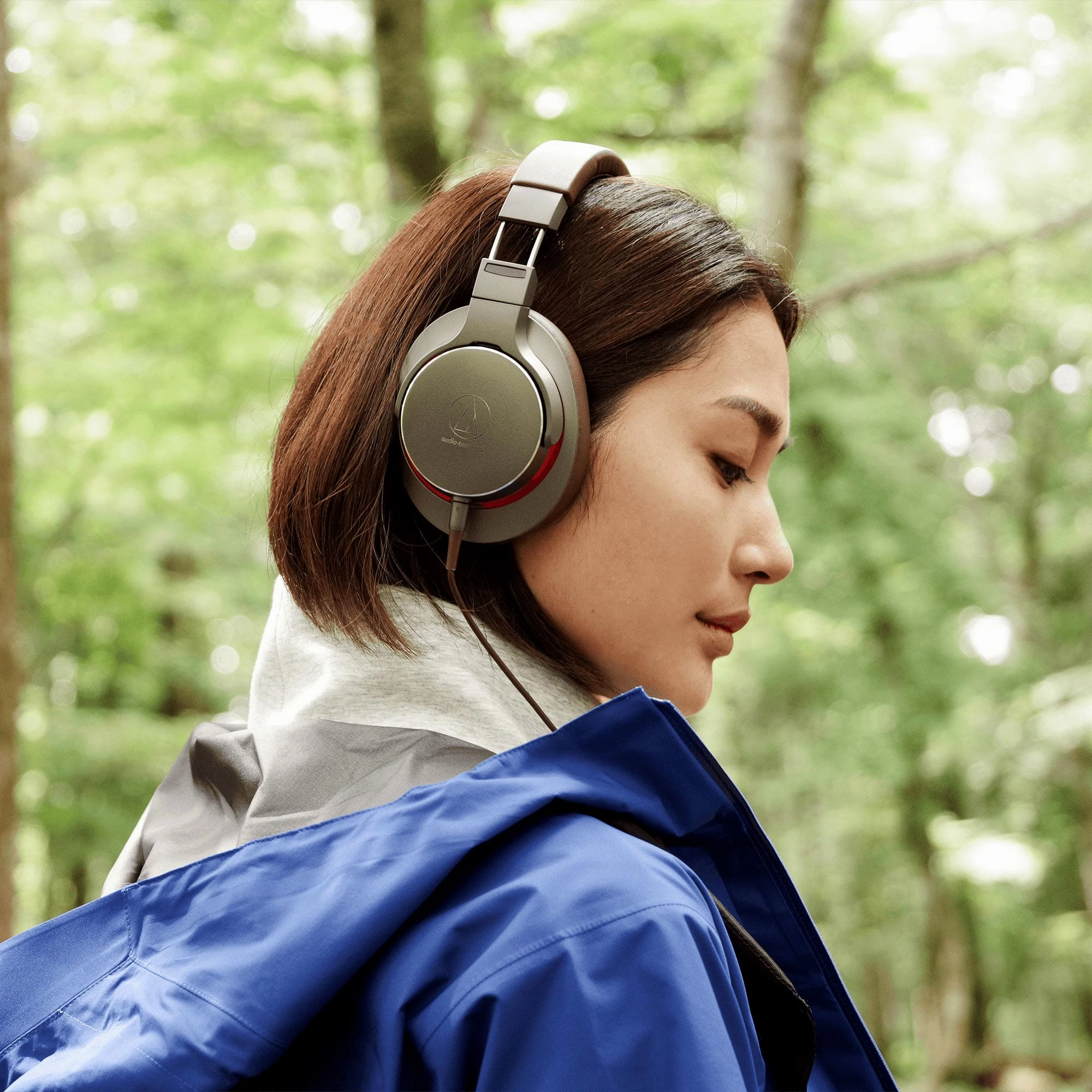 Audio-Technica ATH-MSR7b Closed-Back Premium Headphones