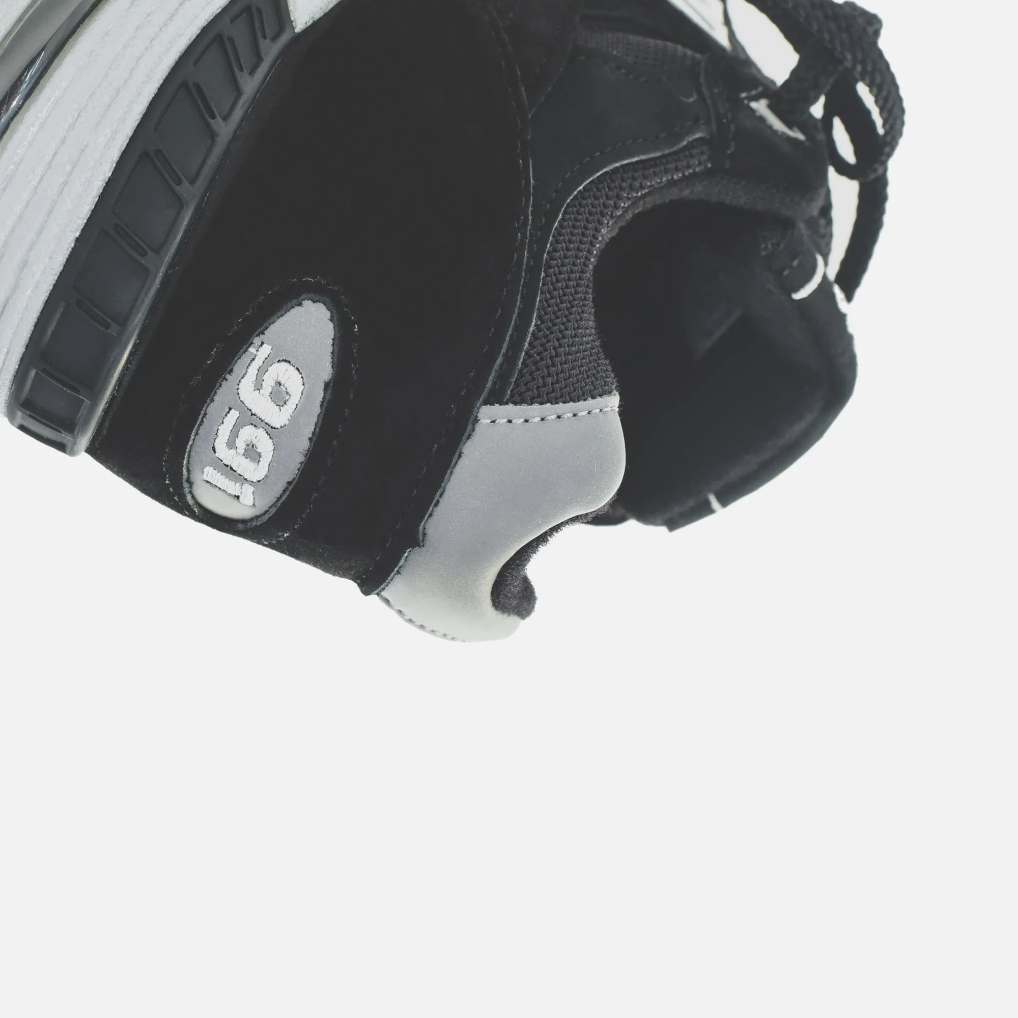 Designed to Dominate New Balance Made In Uk 991 - Black / White