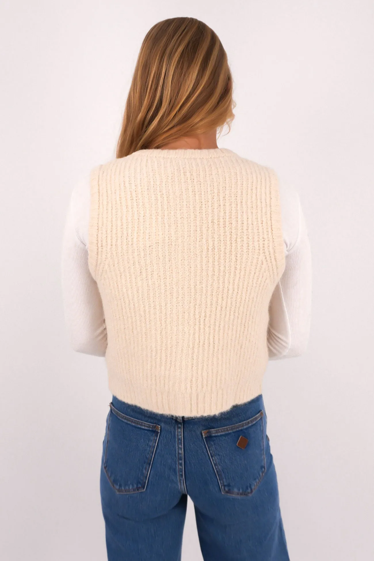 Aya Knit Vest Vanilla Ruffled Hem Look