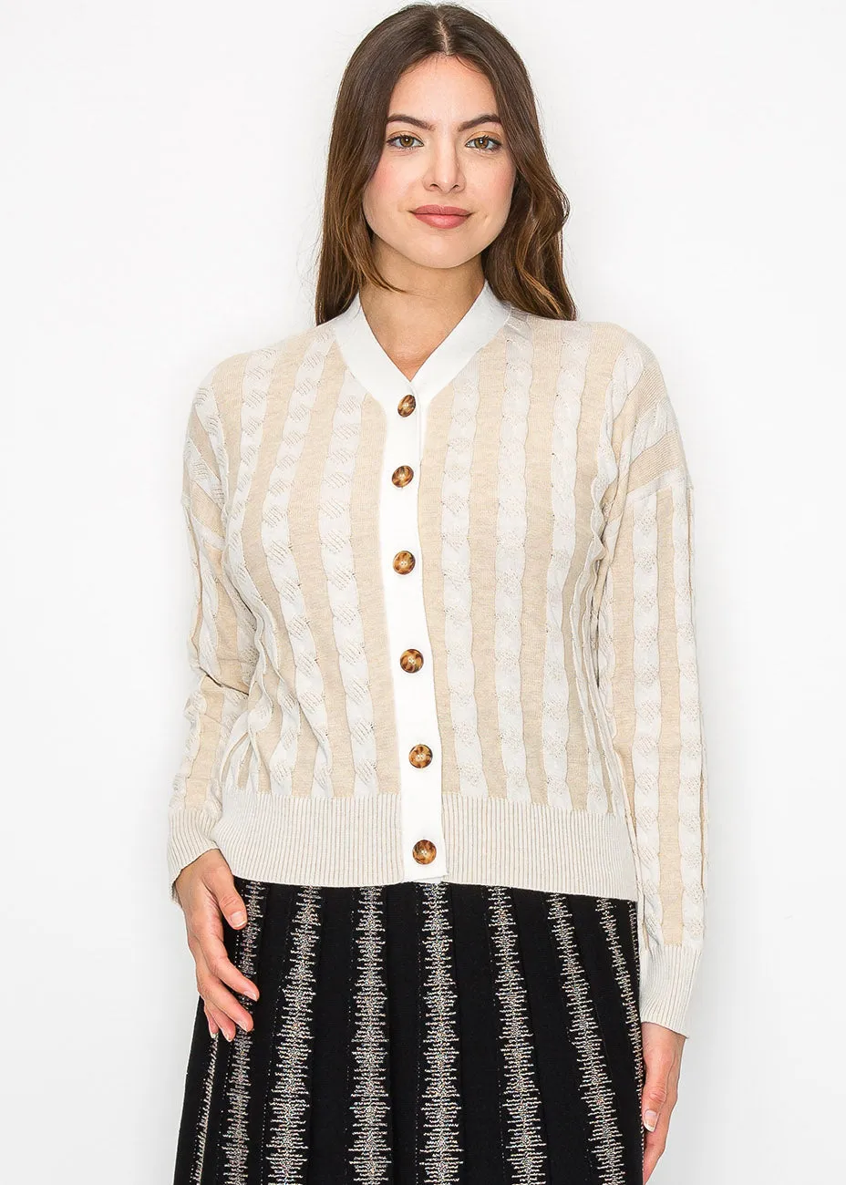 Cardigan rayé en tricot câblé beige