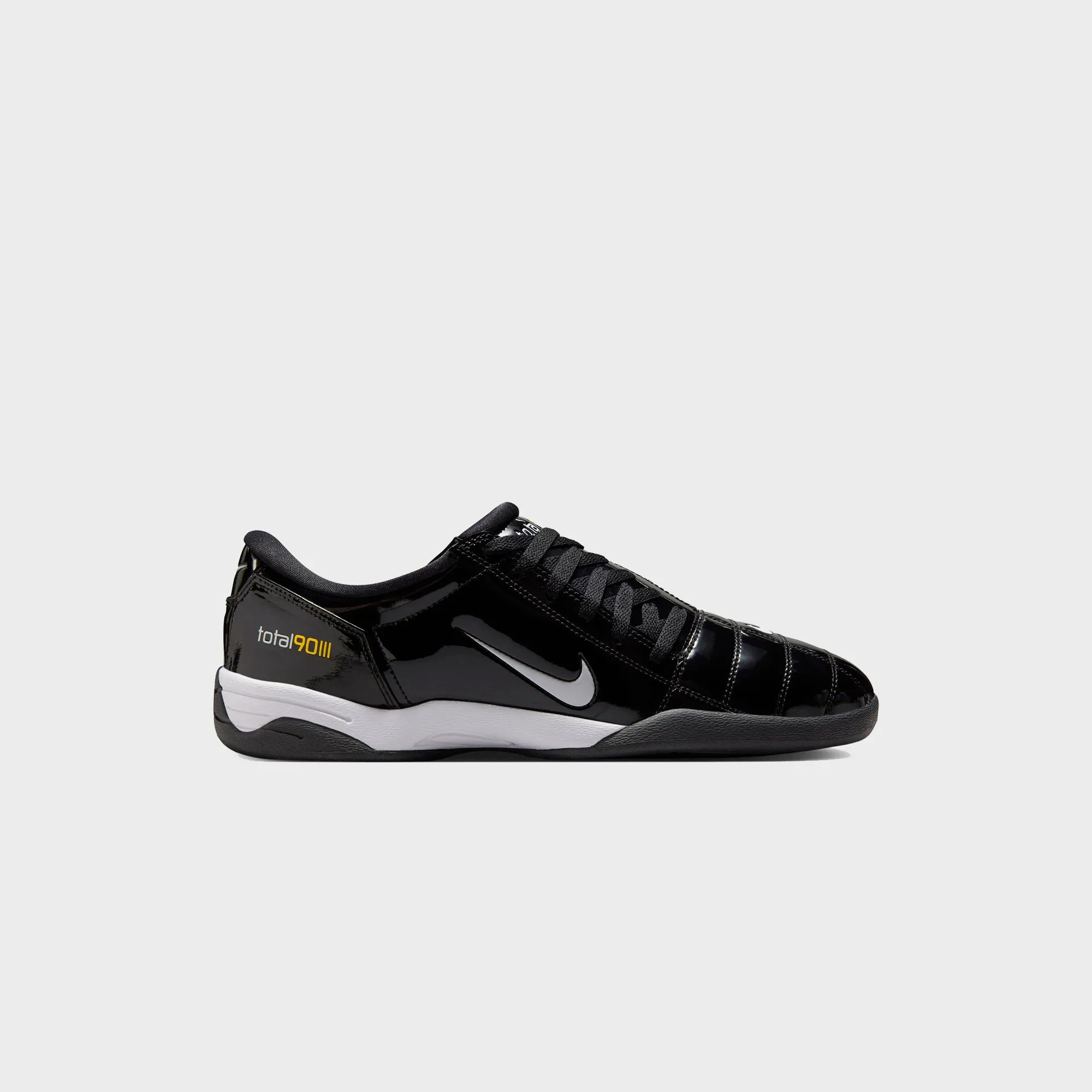 Walk with Power Nike Total 90 Iii - Black / White / Metallic Silver