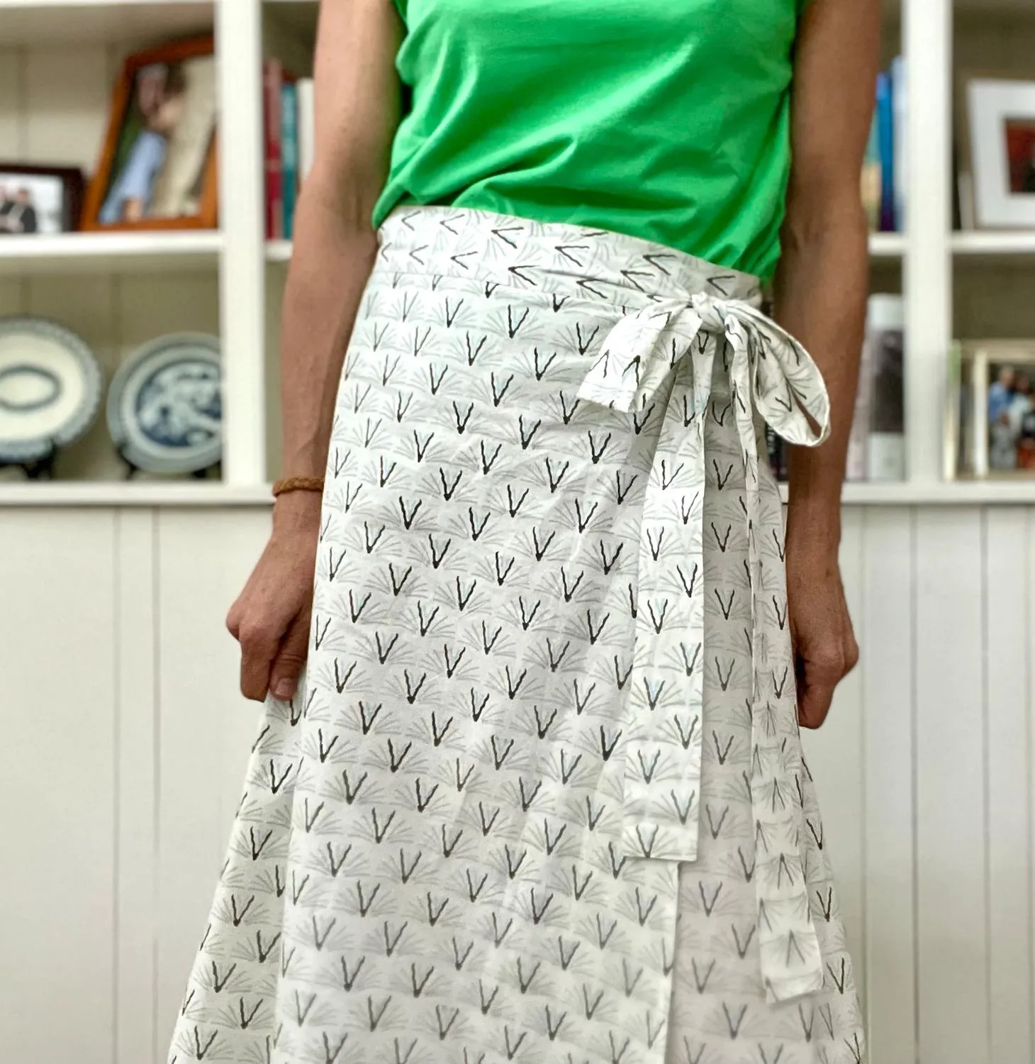 Jupe Longue Enveloppante Blackbuck En Blanc, Aqua Et Olive