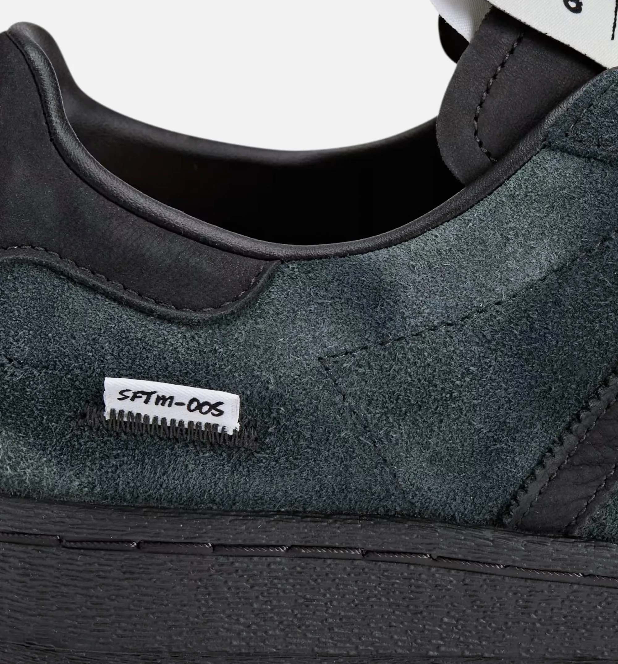 Superstar 82 Sftm Mens Lifestyle Shoe - Supplier Colour/Core Black Classic Styling Easy Maintenance Guide