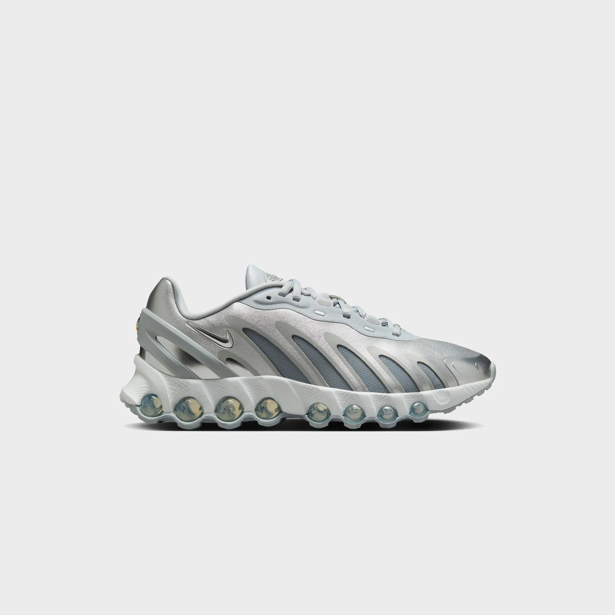 Nike Wmns Air Max Dn8 - Wolf Grey / Off-White / Metallic Silver EVA Footbed