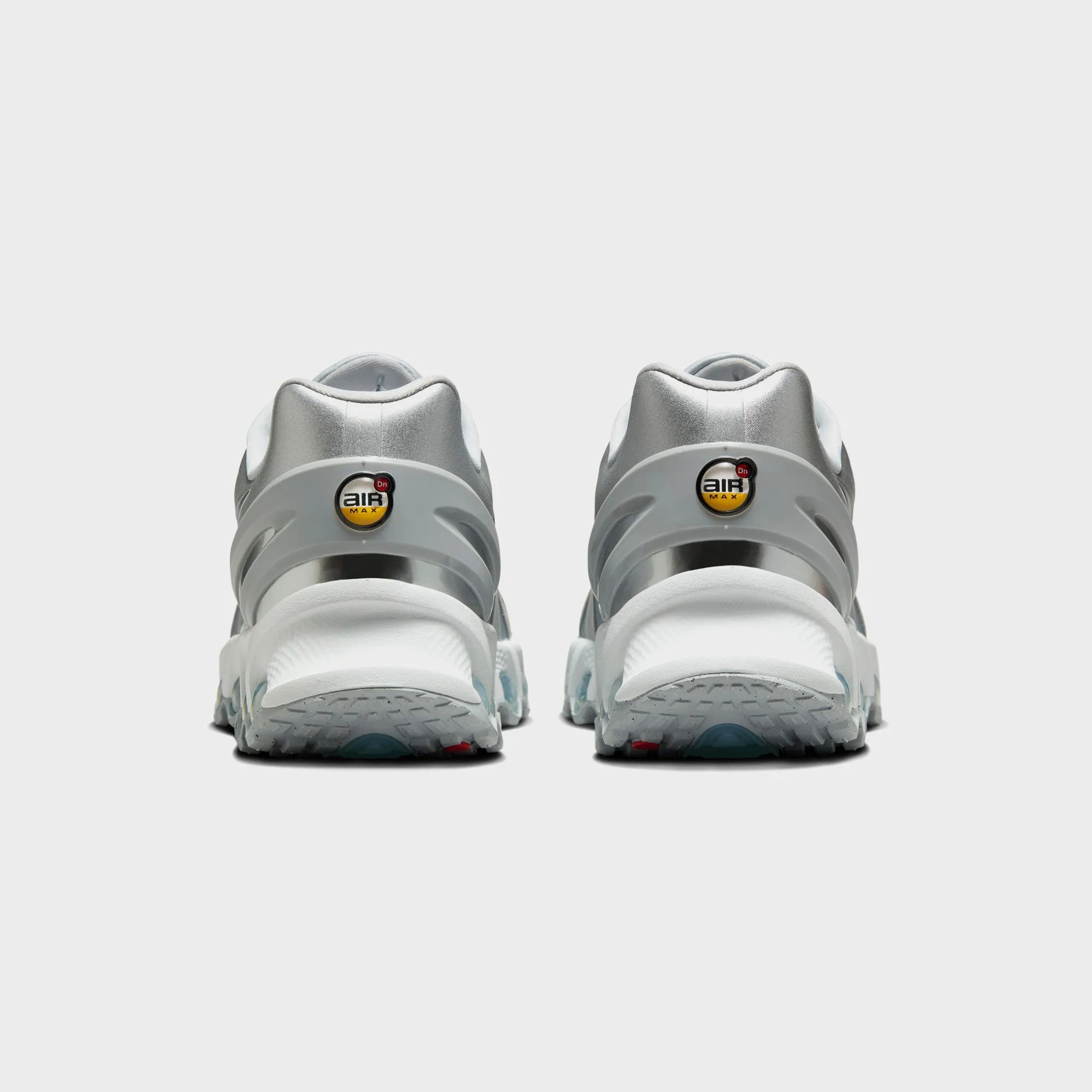 Flexible Nike Wmns Air Max Dn8 - Wolf Grey / Off-White / Metallic Silver
