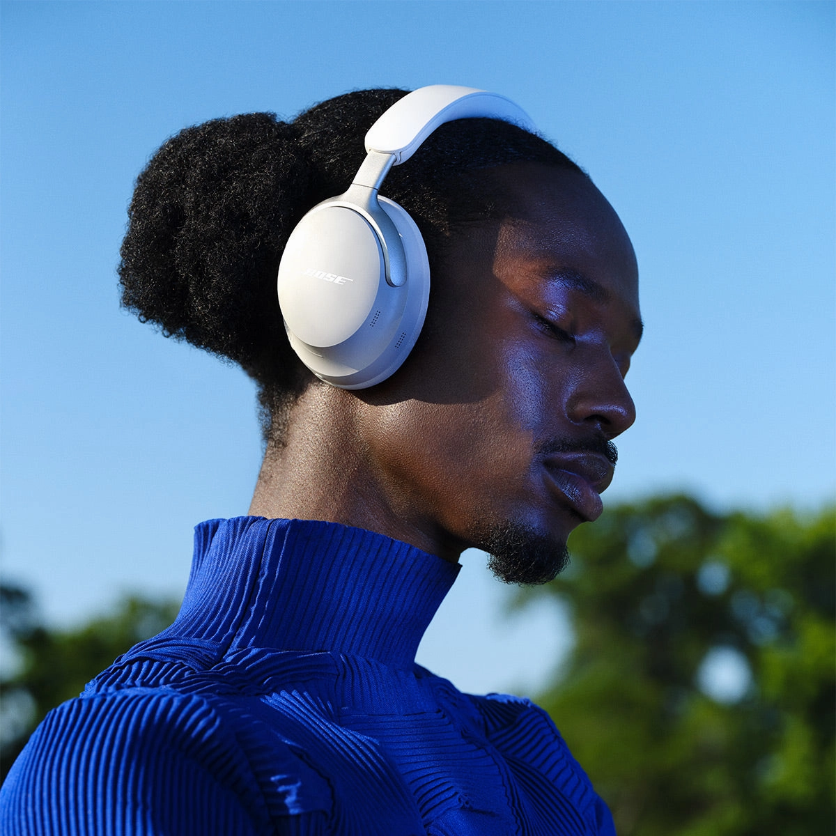 Bose QuietComfort Ultra Wireless Noise Cancelling Headphones with QuietComfort Ultra Wireless Noise Cancelling Earbuds (White)