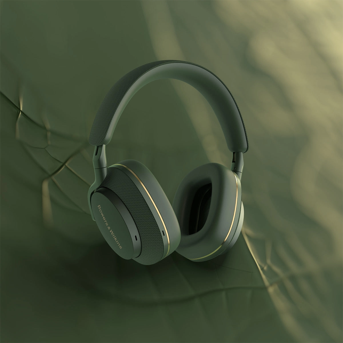 Bowers & Wilkins Px7 S2e Wireless Noise Canceling Bluetooth Headphones (Forest Green)