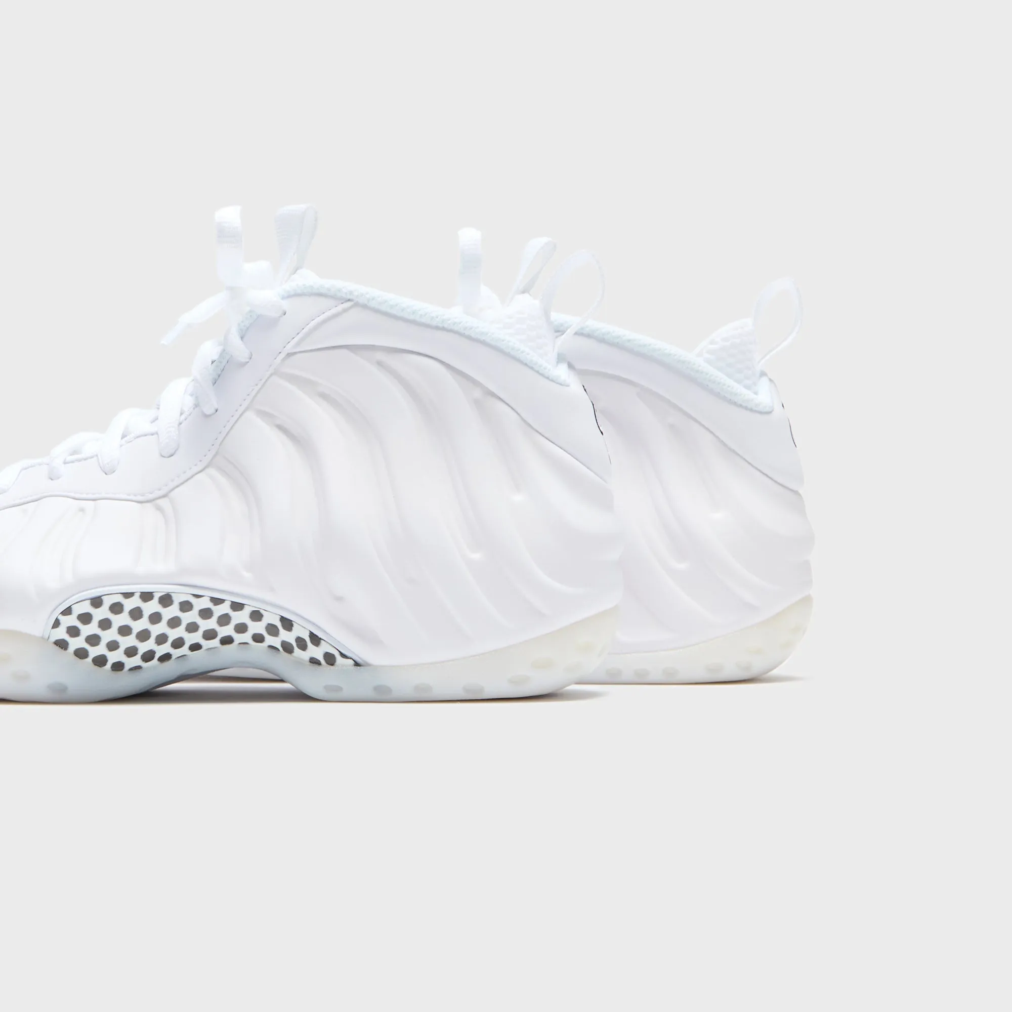 Nike Air Foamposite One - Soft White / White Shape Retaining Specification