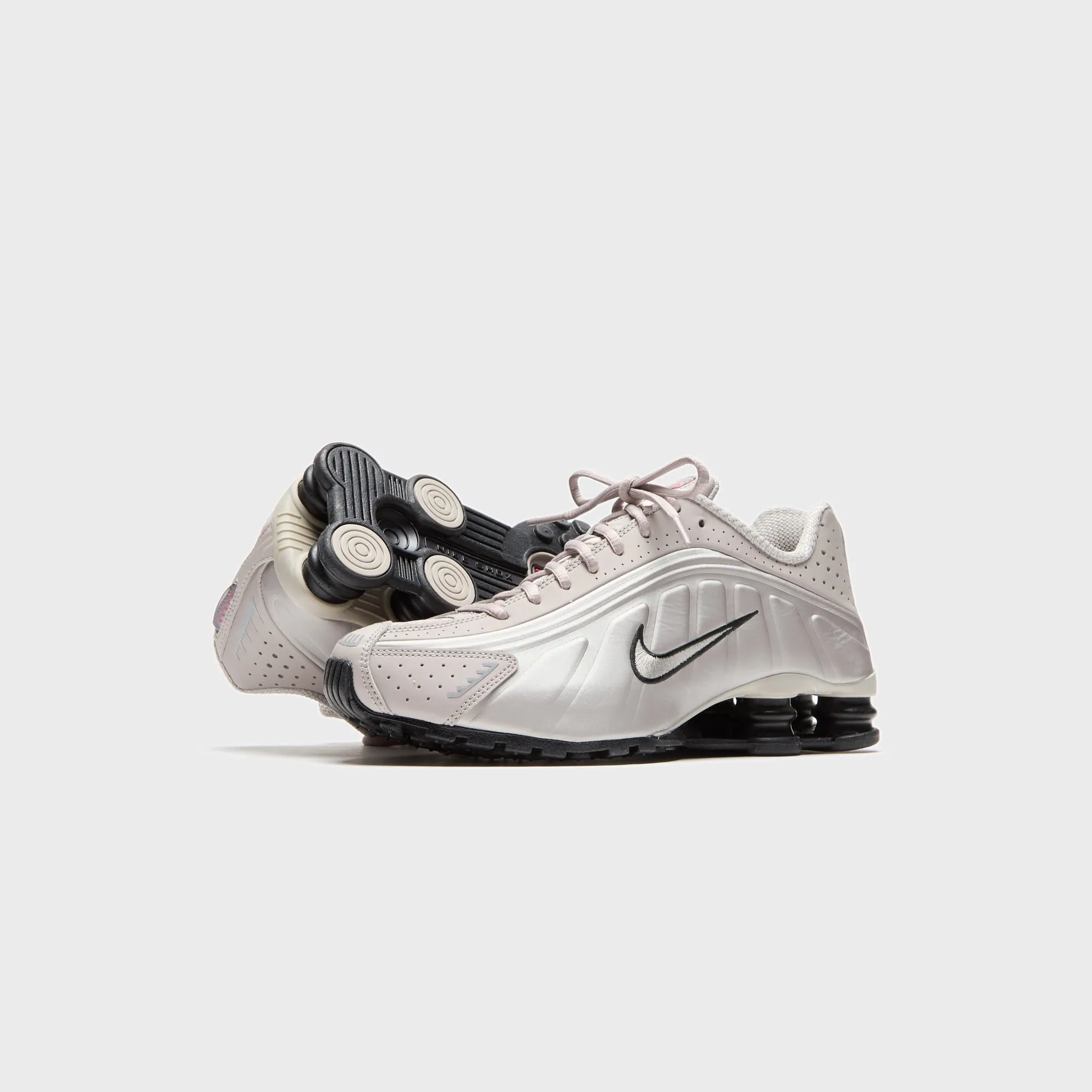 Own Every Step Nike Shox R4 - College Grey / University Red / Metallic Silver / Black