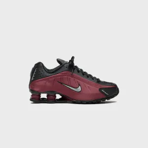 Leather Straps MultiStudElement Nike Wmns Shox R4 - Black / Metallic Silver / Team Red