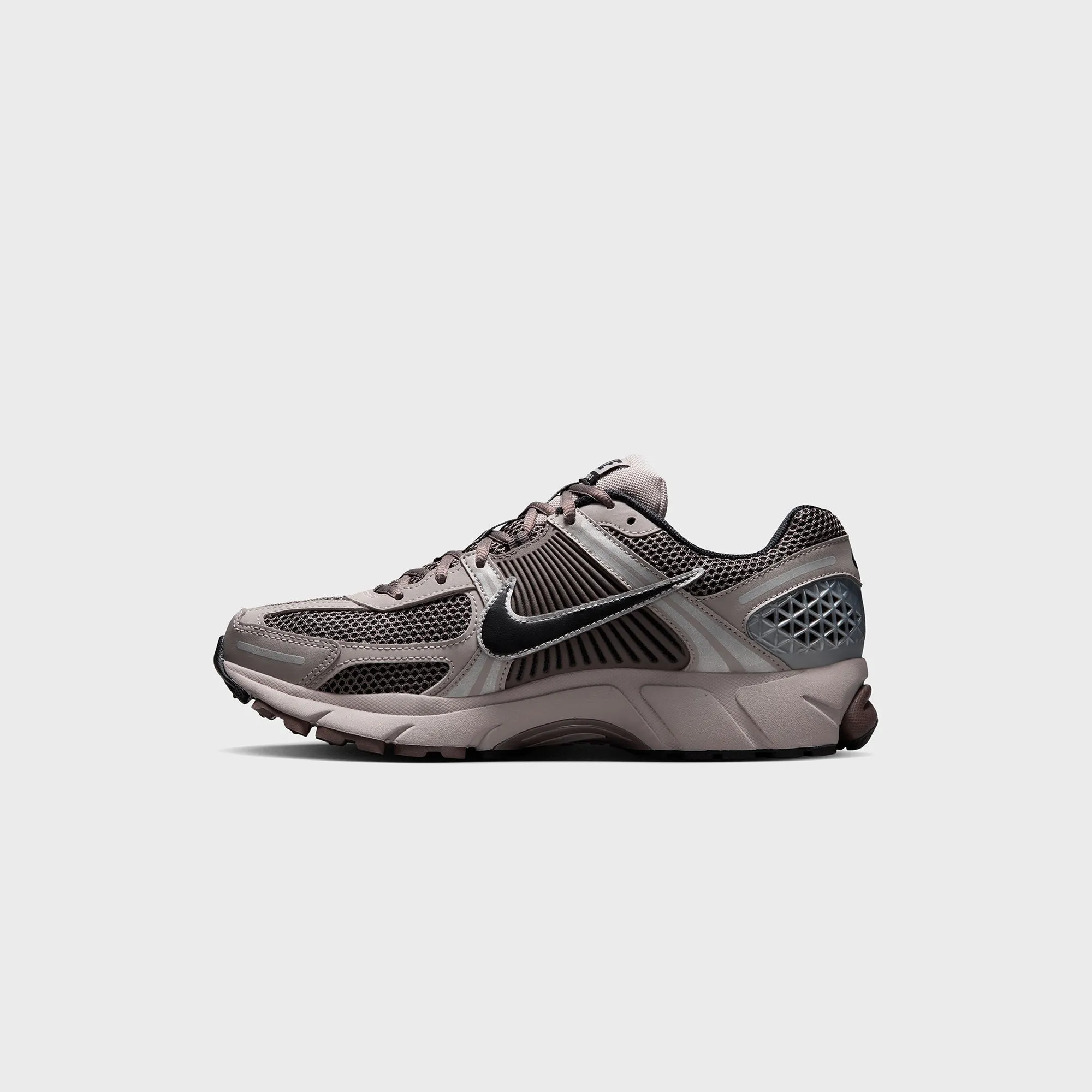 Formal Look Nike Zoom Vomero 5 - College Grey / Black / Cave Stone
