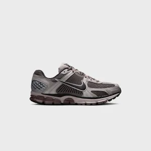 Nike Zoom Vomero 5 - College Grey / Black / Cave Stone Comfortable And Energy Recovery Flexible Construction Style