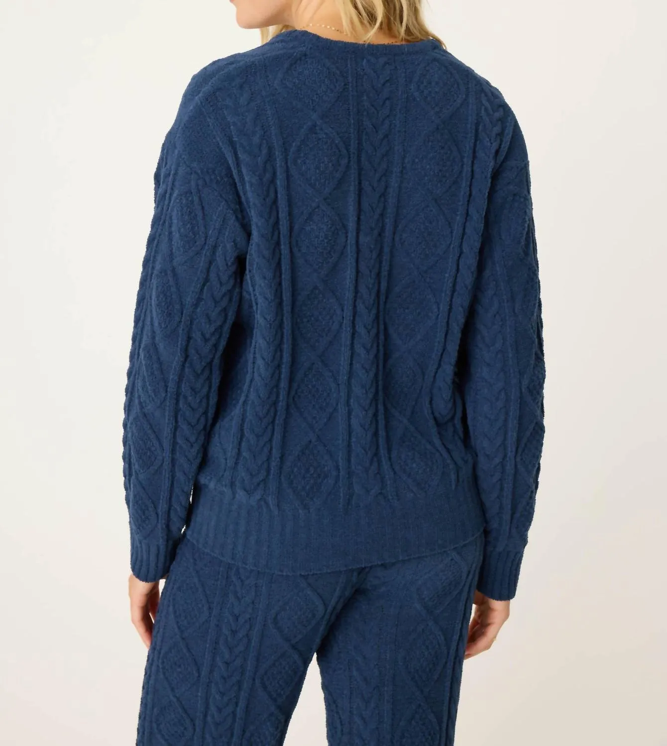Pull à manches longues en chenille câblée couleur minuit