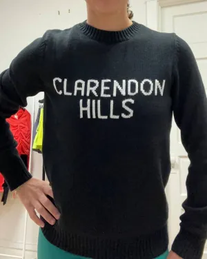 Pull tricoté Clarendon Hills en noir avec script blanc
