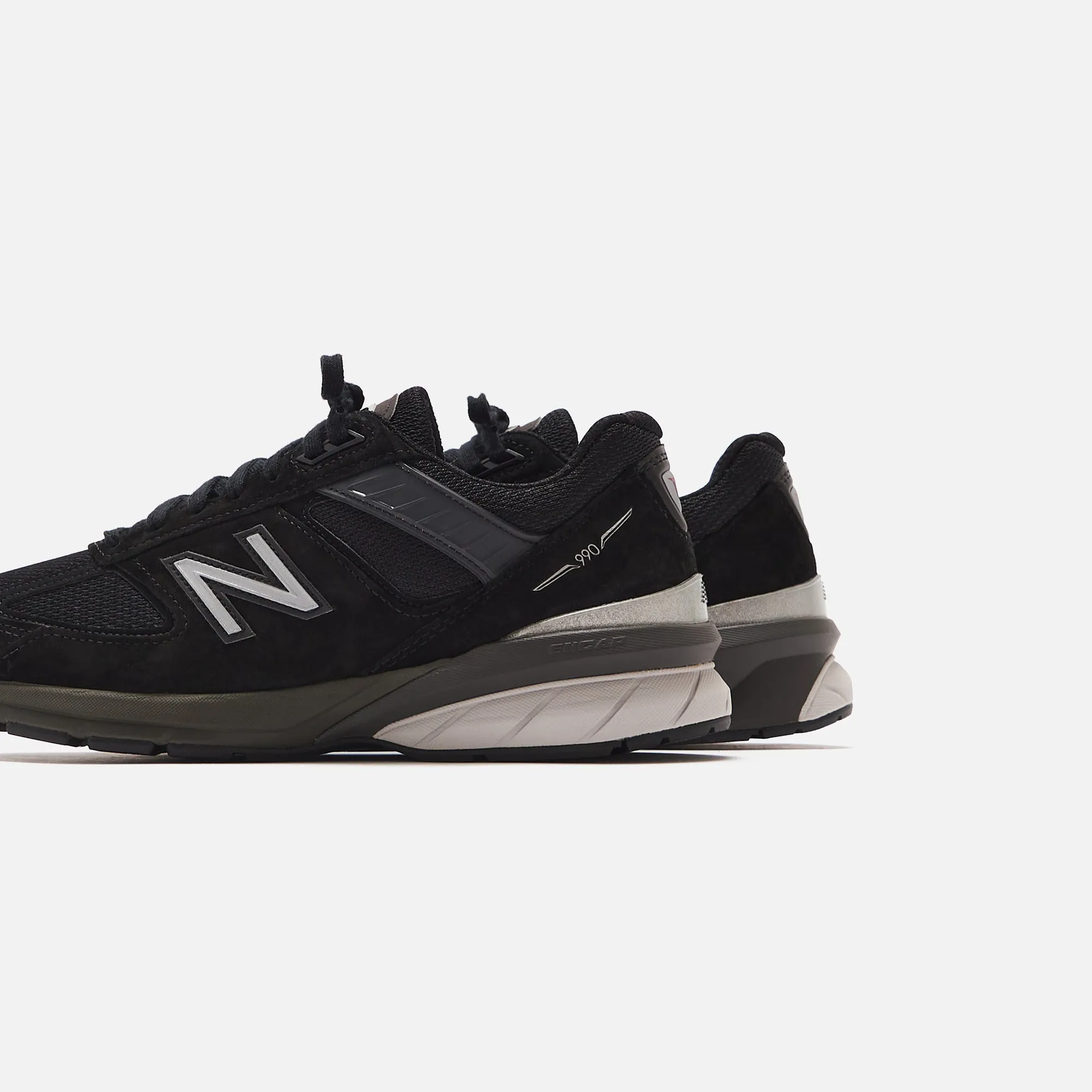 New Balance Made In Usa 990V5 - Black / Silver Move Beyond Ordinary