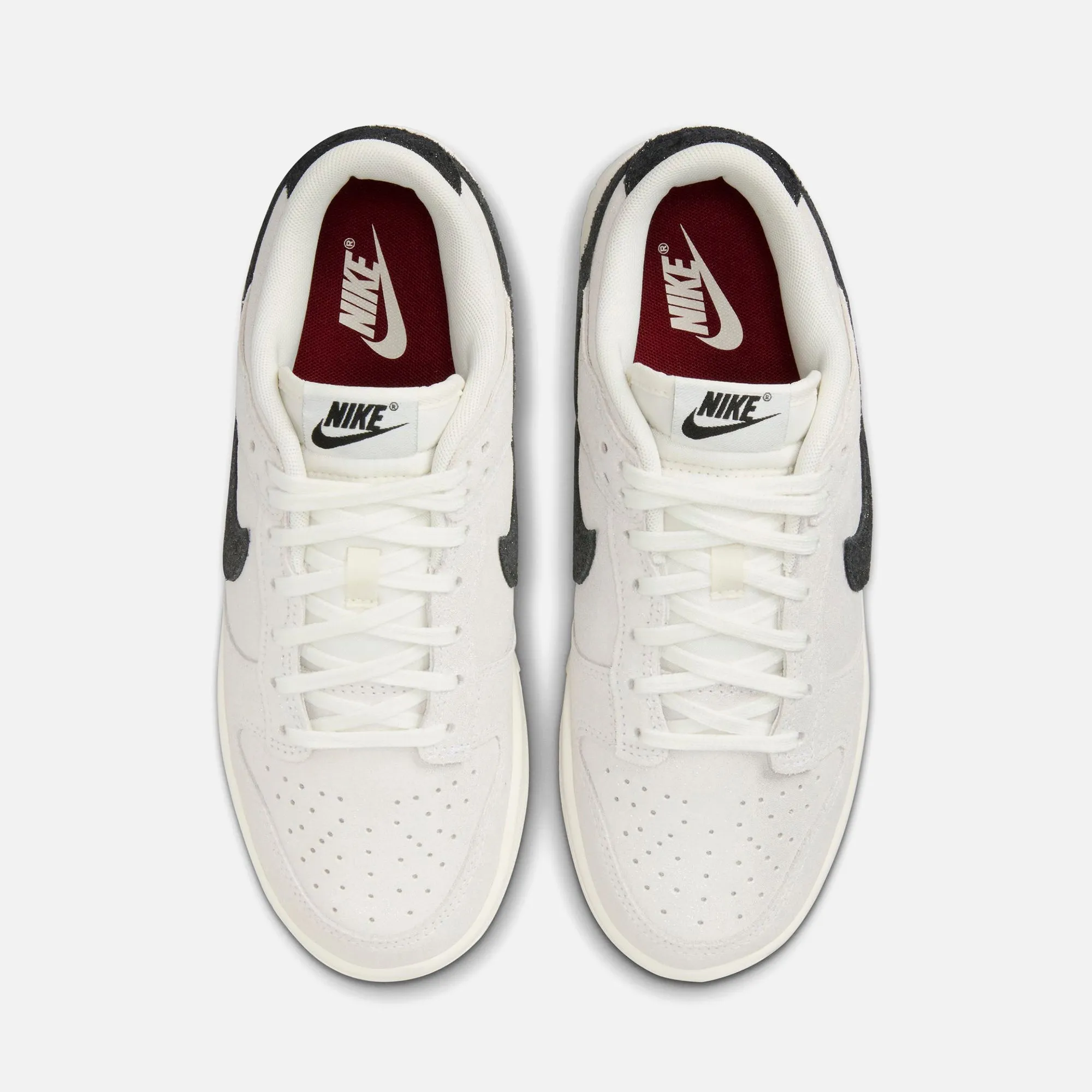 Water-Resistant Feature Nike Dunk Low Se - White / Black / Team Red