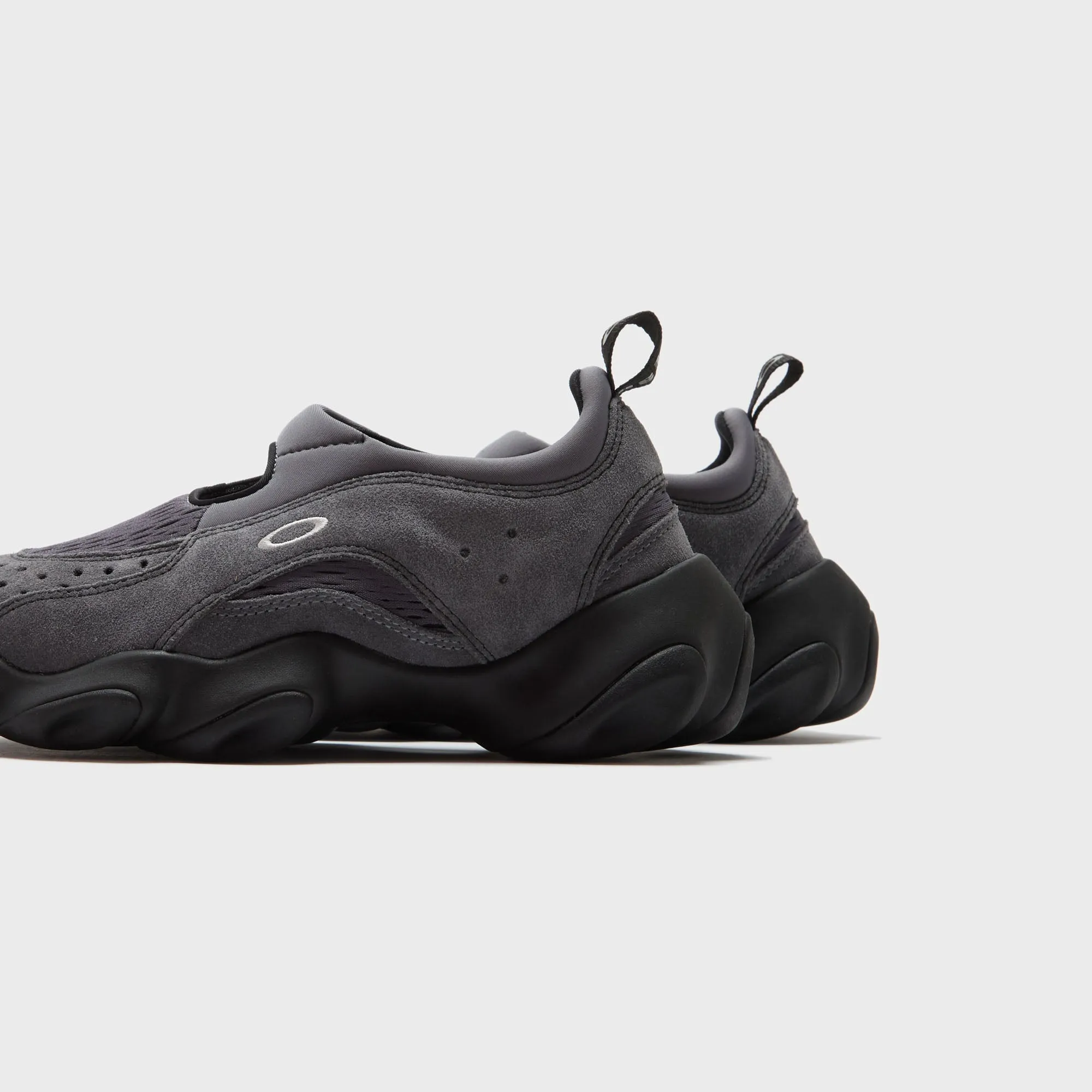 Smooth Seam Finish Oakley Flesh Sandal - Asphalt