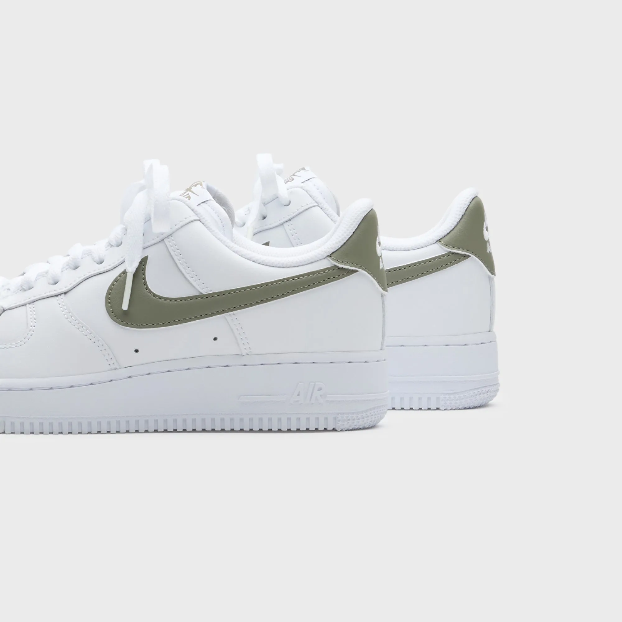 Nike Air Force 1 '07 Ess - White / Light Army Comfort Sustainable Level Foot Zinnia