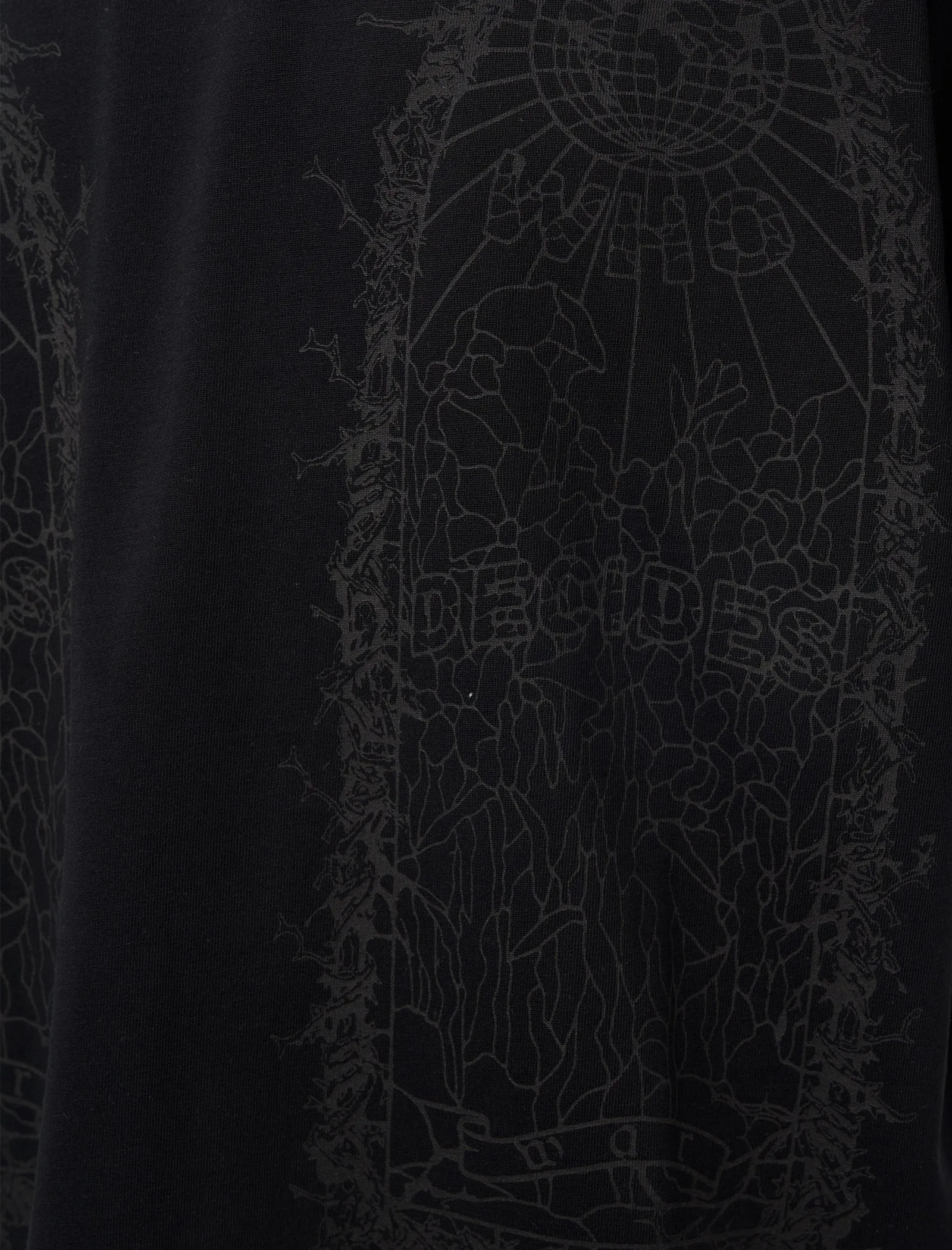 Comfortable Body Length Design Thorned Jersey