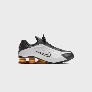 Stretchable Padding Nike Shox R4 - Black / Vast Grey / Bright Mandarin / Metallic Silver