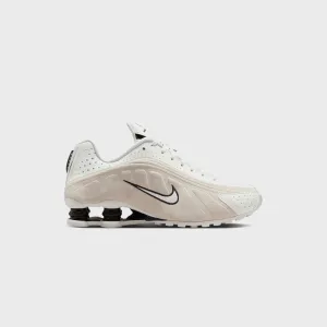 Tablet Mat Square Shape Nike Wmns Shox R4 - Summit White / Black / Light Orewood Brown