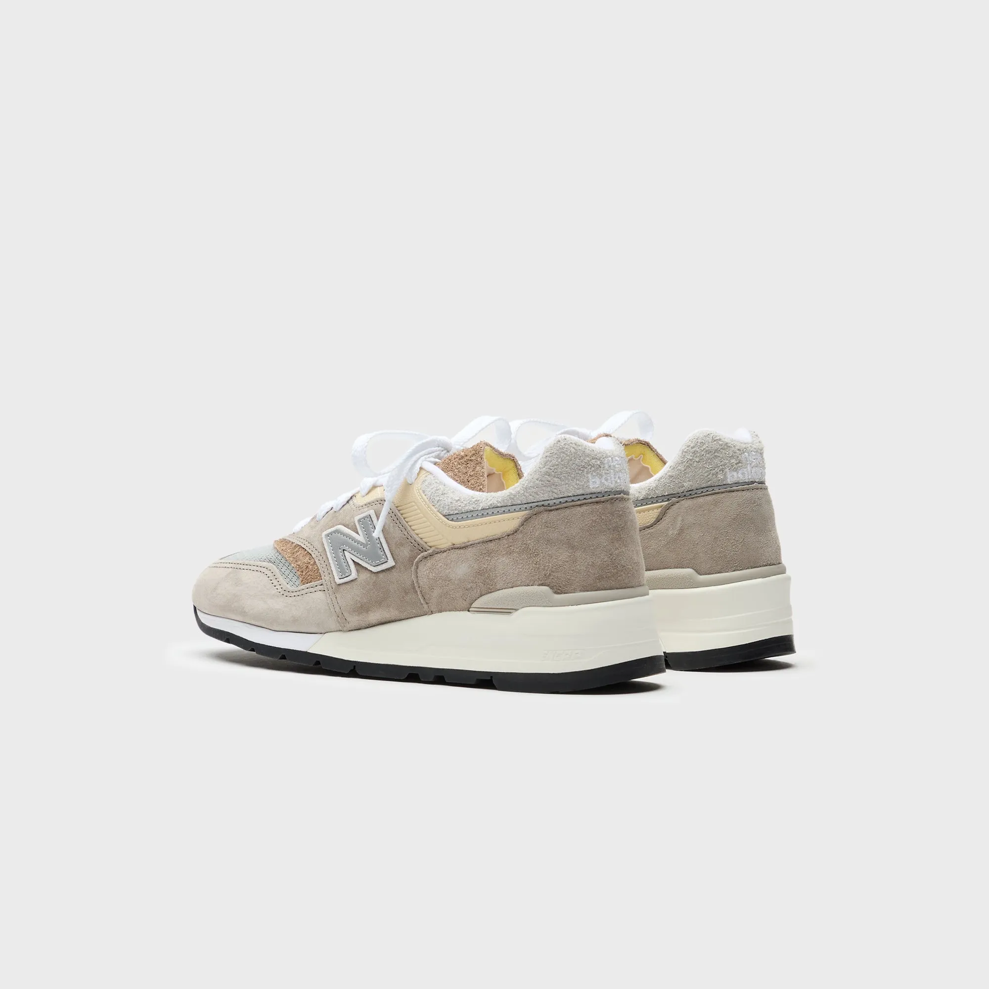 Comfortable Toad Skin New Balance Made In Usa 997 - Light Mushroom / Mirage Gray