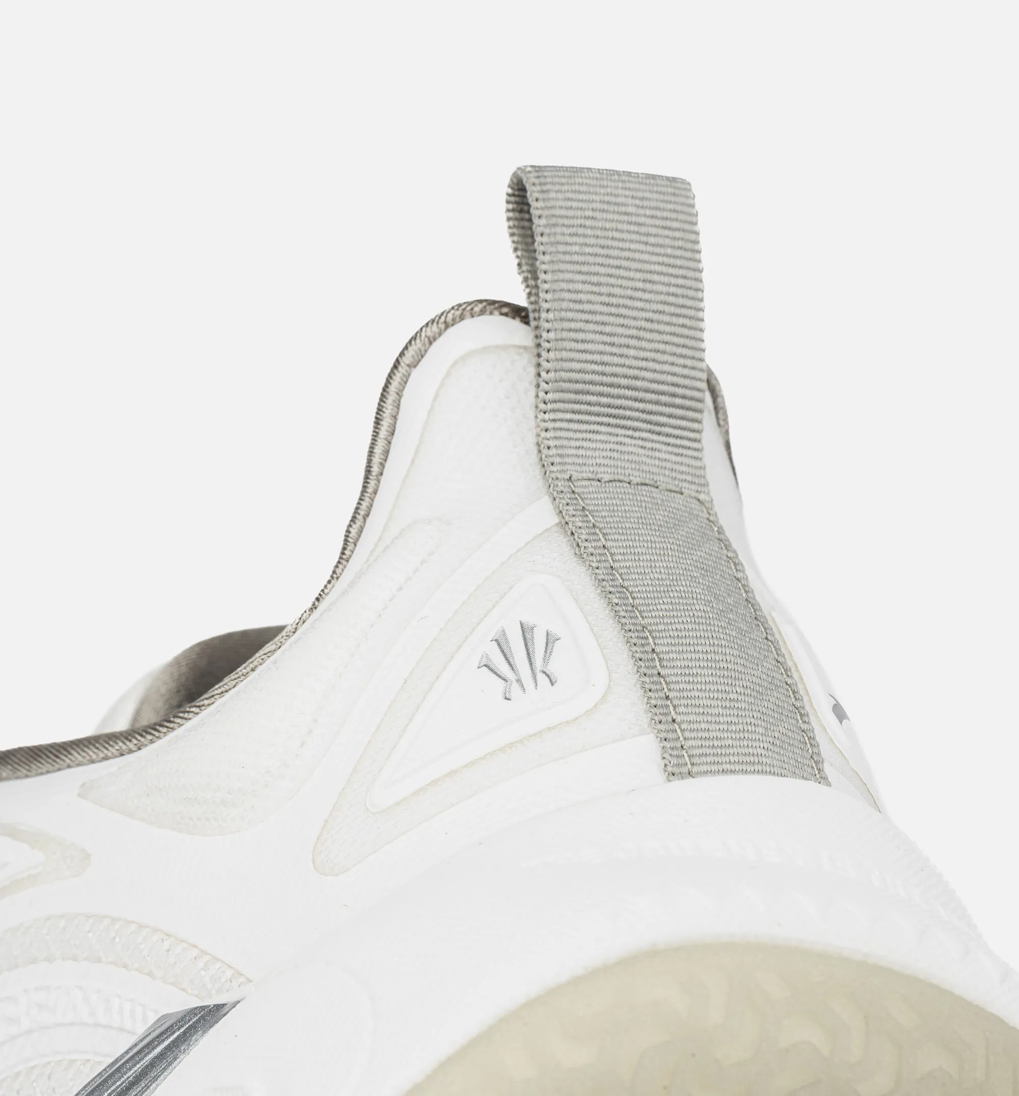 Kai 1 Yang Mens Basketball Shoe - White/Grey Soft Socks Stretchable Material Treatment