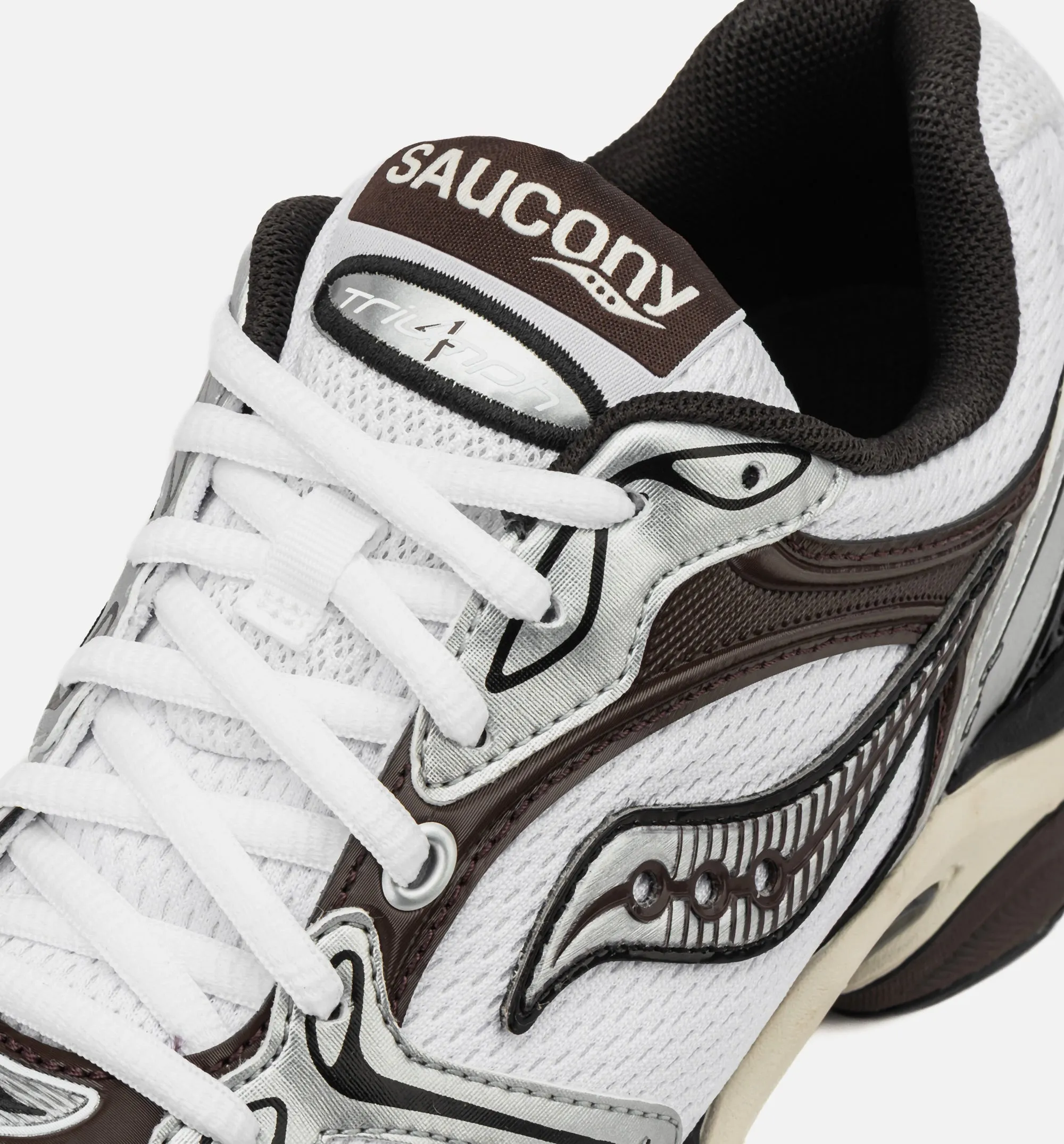 Soft Texture Feel Progrid Triumph 4 Mens Lifestyle Shoe - White/Silver/Brown