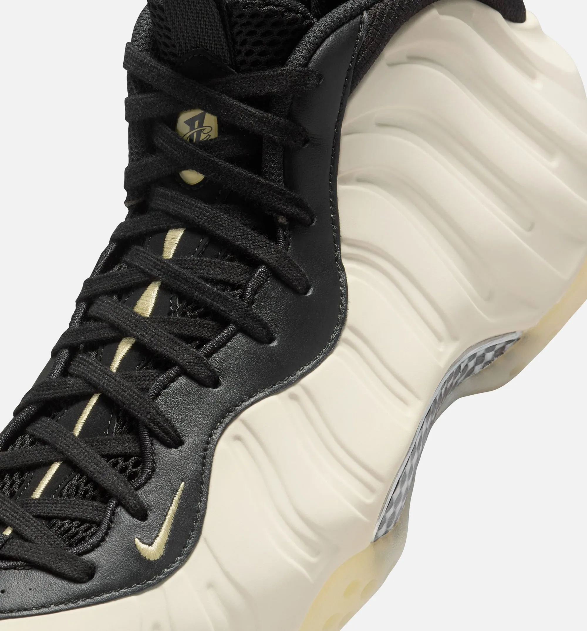 Air Foamposite One Light Orewood Mens Lifestyle Shoe - Black/Team Gold/Orewood Brown Chrome Top Seller