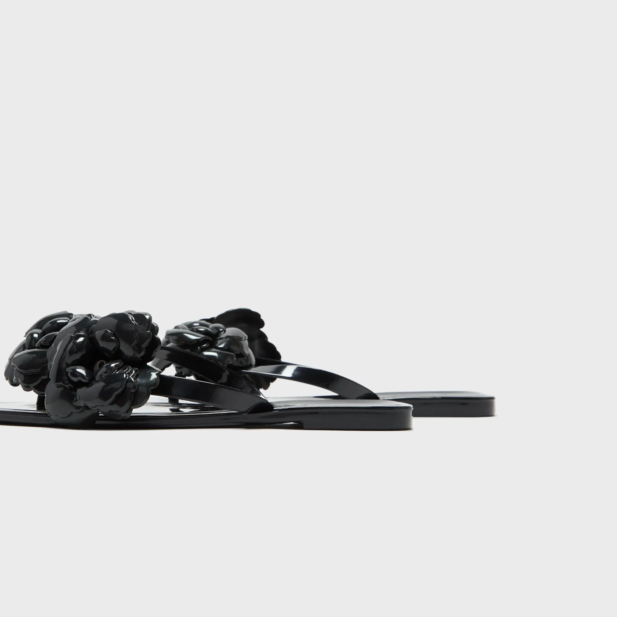 Comfortable Faux Shark Comfort Real Coperni Silicone Flower Flat Sandals - Black