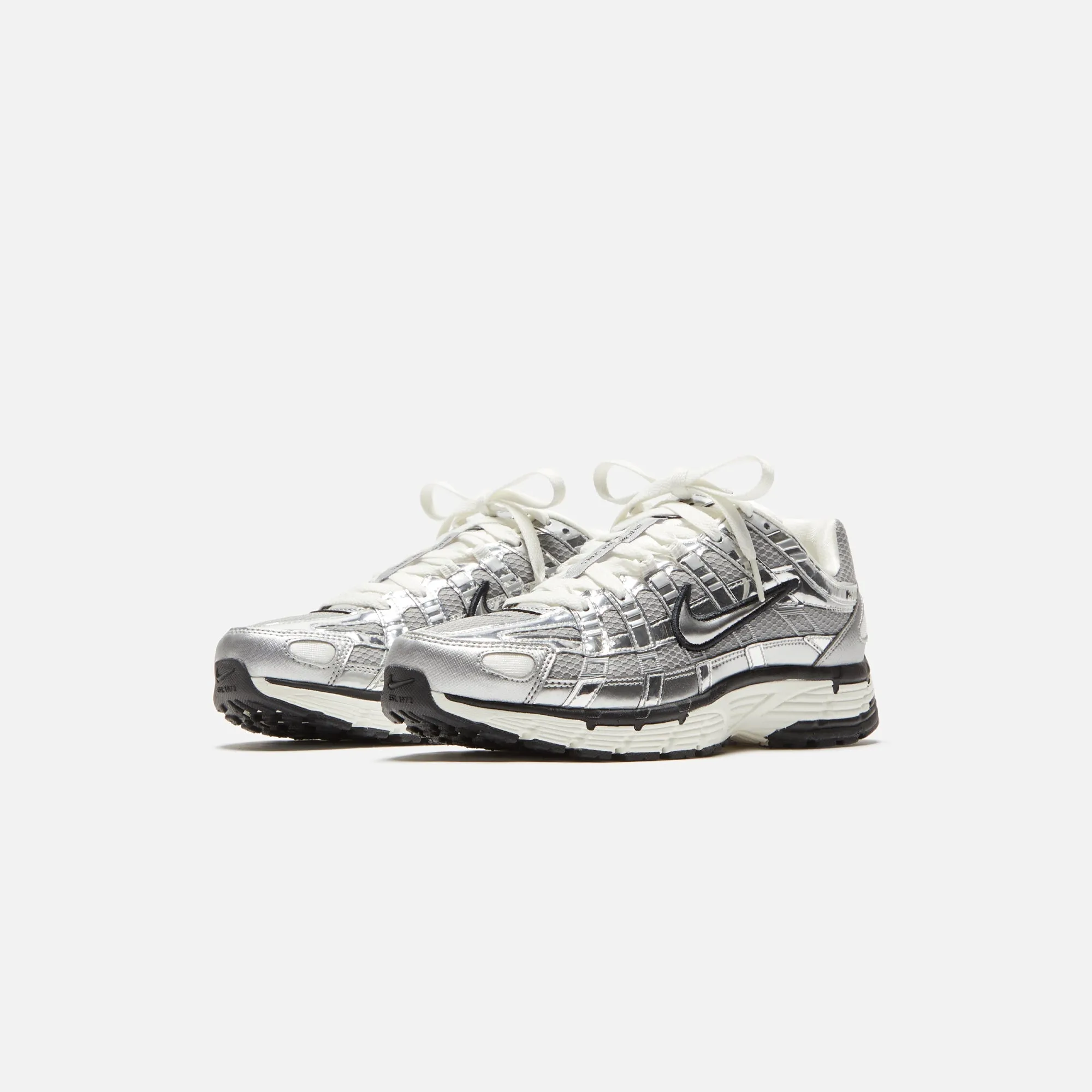 Comfort Right Nike P-6000 - Metallic Silver / Metallic Silver / Sail / Black