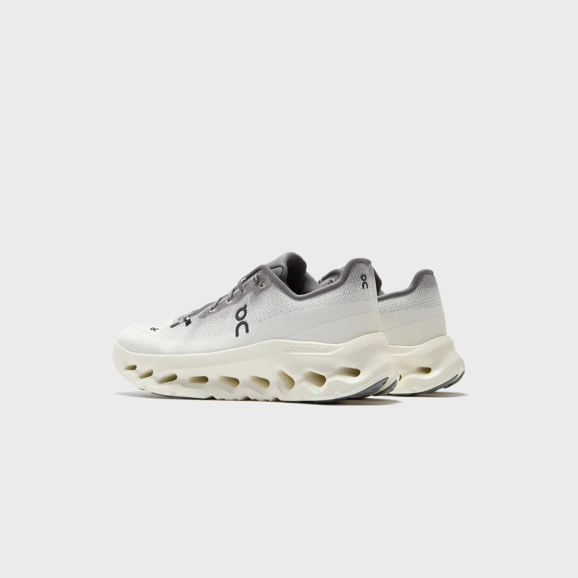 On Running Cloudtilt - Rock / Ivory Foot Monkey Cushioned Insole Design Concept