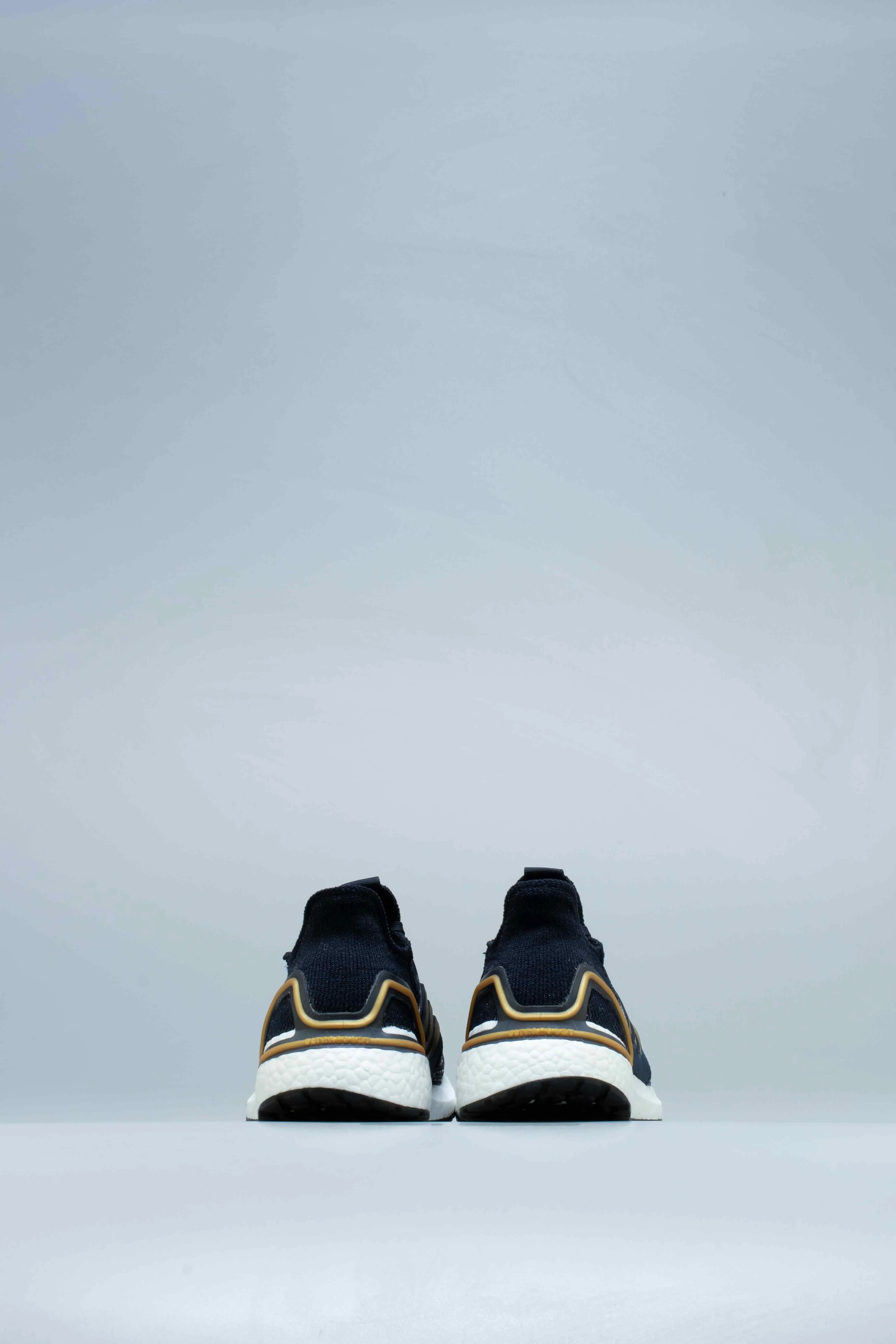 LimitedEdition Slip-On Comfortable Feature Feature Ultraboost 19 Mens Running Shoe - Black/Gold