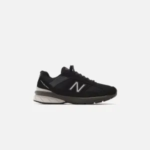 Slip Resistant Shoes With Ergonomic Design Relaxed New Balance Made In Usa 990V5 - Black / Silver