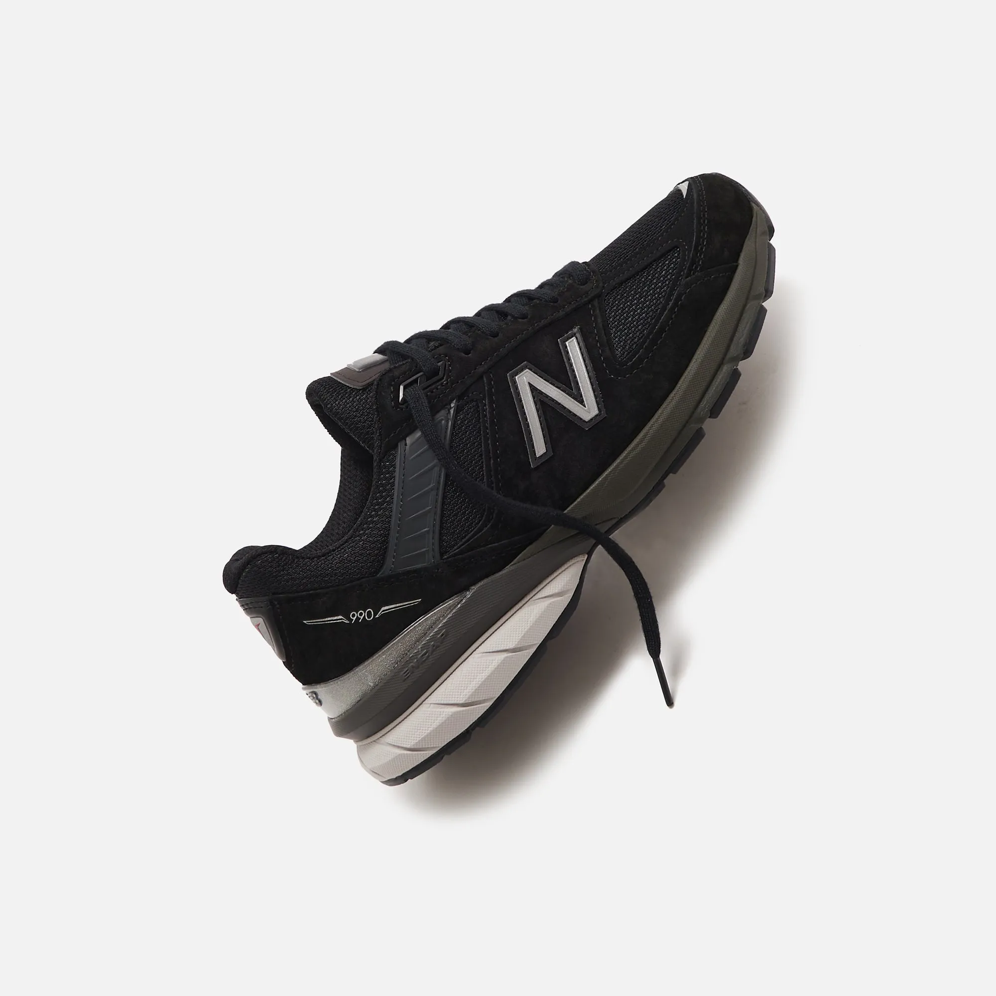 Comfortable Luminosity Sheltered Appearance New Balance Made In Usa 990V5 - Black / Silver